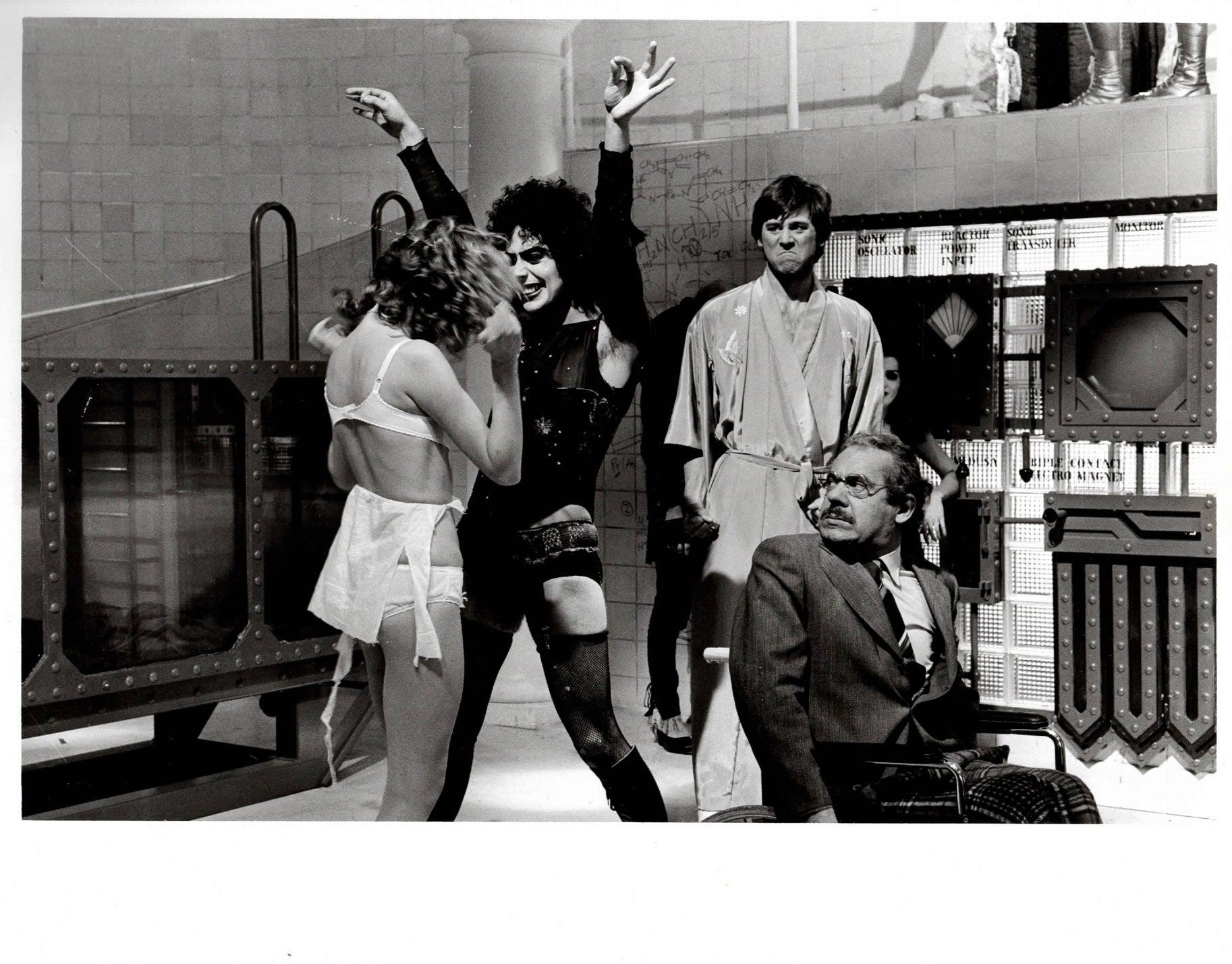 The Rocky Horror Picture Show 1975 Pressewerbung Film Filmstill gerahmt im Zustand „Hervorragend“ im Angebot in Bath, Somerset