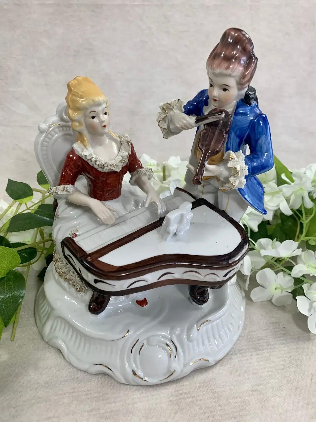 “The Romantic Duet” Porcelain Figurine For Sale 6