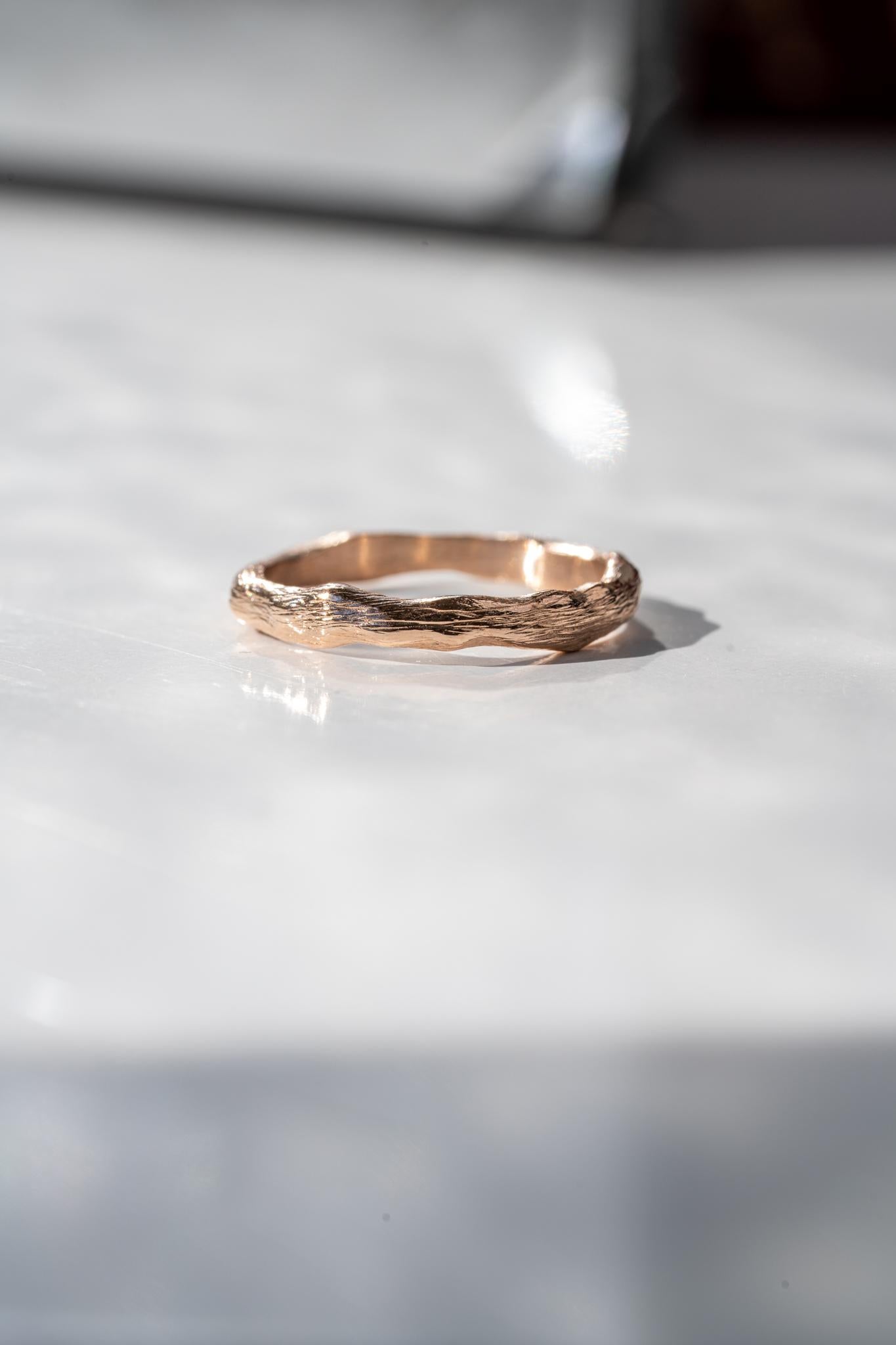 in vendita:  Fede nuziale fatta a mano The Root 3