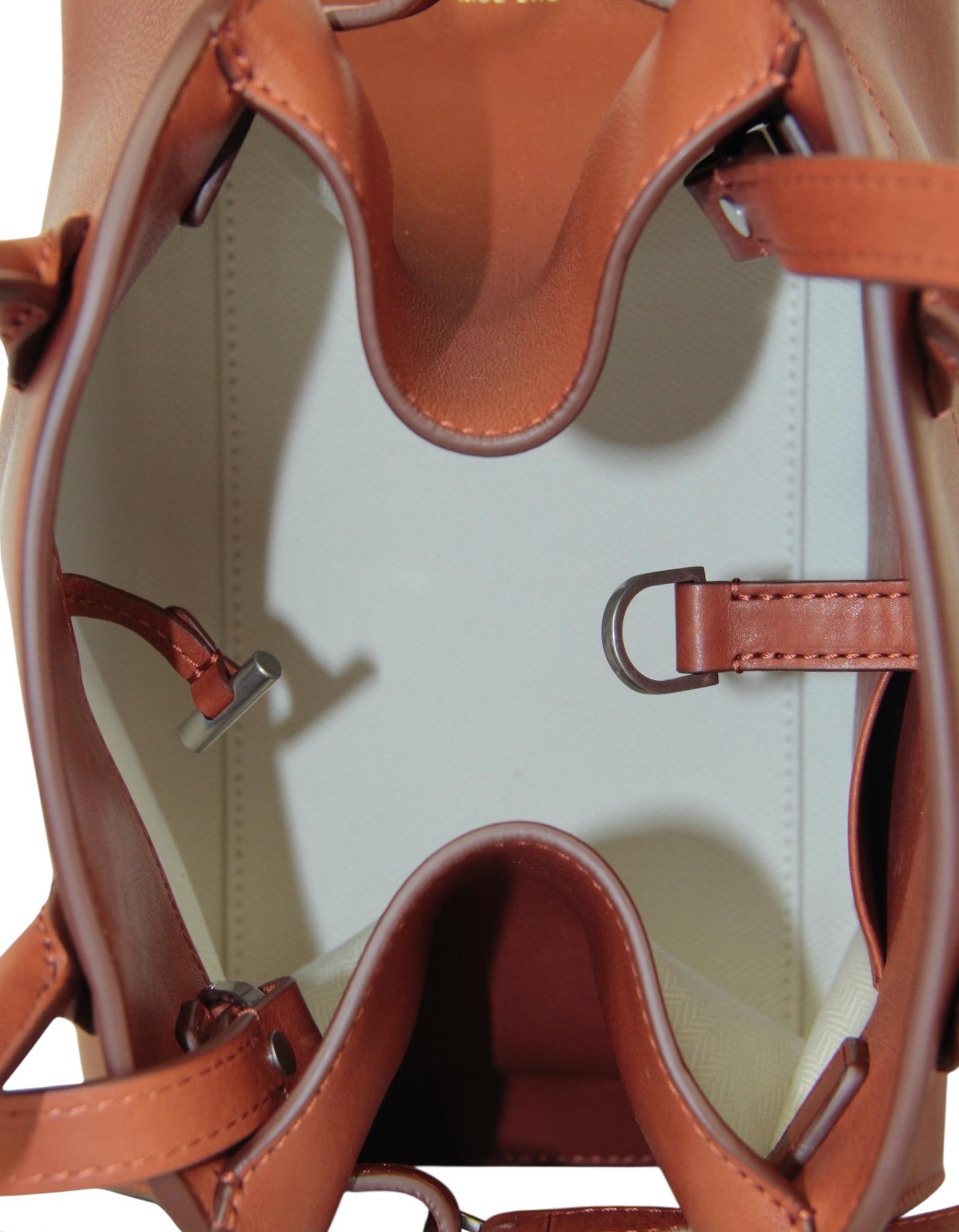 The Row Acero Ans Saddle Kalbsleder Soft Margaux 10 Tasche mit Riemen im Angebot 2