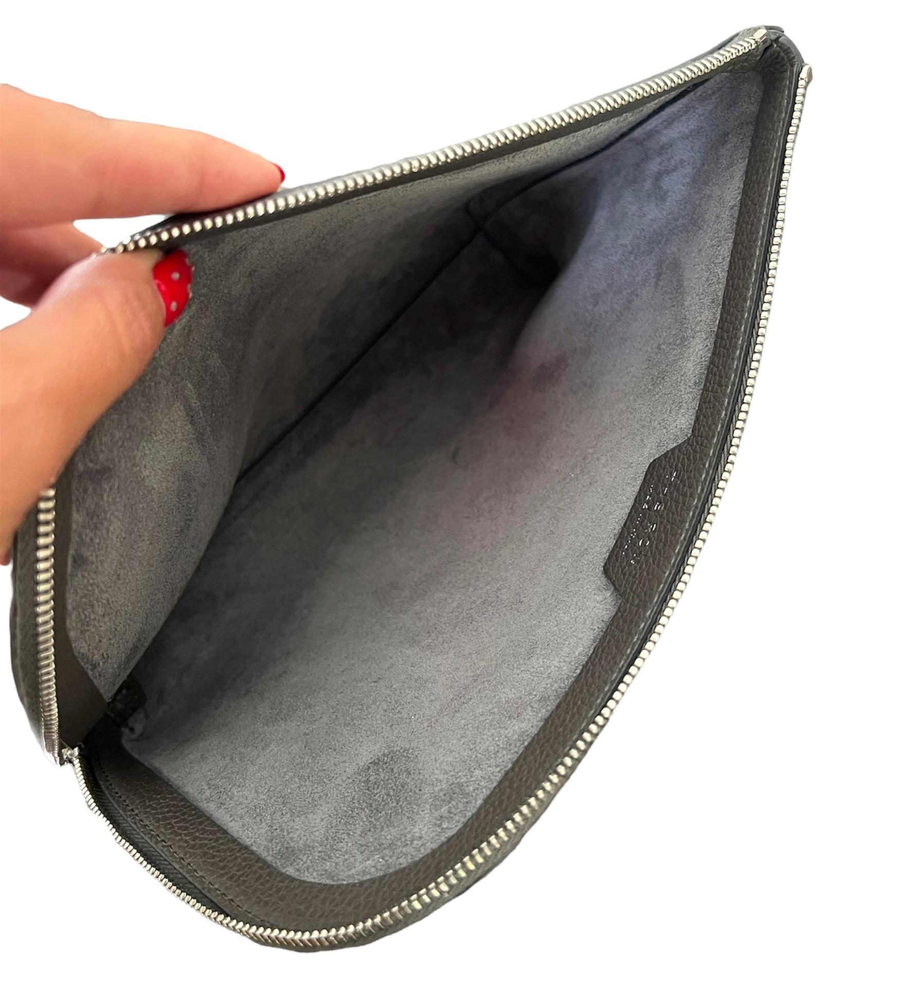 Women's or Men's The Row Ash Grey Leather Pouch Clutch, Medium For Sale