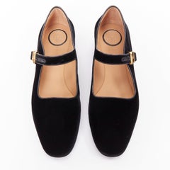 The Row Ava – flache Schuhe aus schwarzem Samt mit Obsidian-Steinen und goldenen Beschlägen – EU 37,5