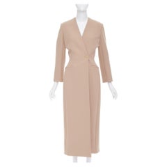THE ROW: cappotto beige chiaro, dal taglio strutturato, con scollo a V profondo, asimmetrico e un solo bottone – taglia US2 S