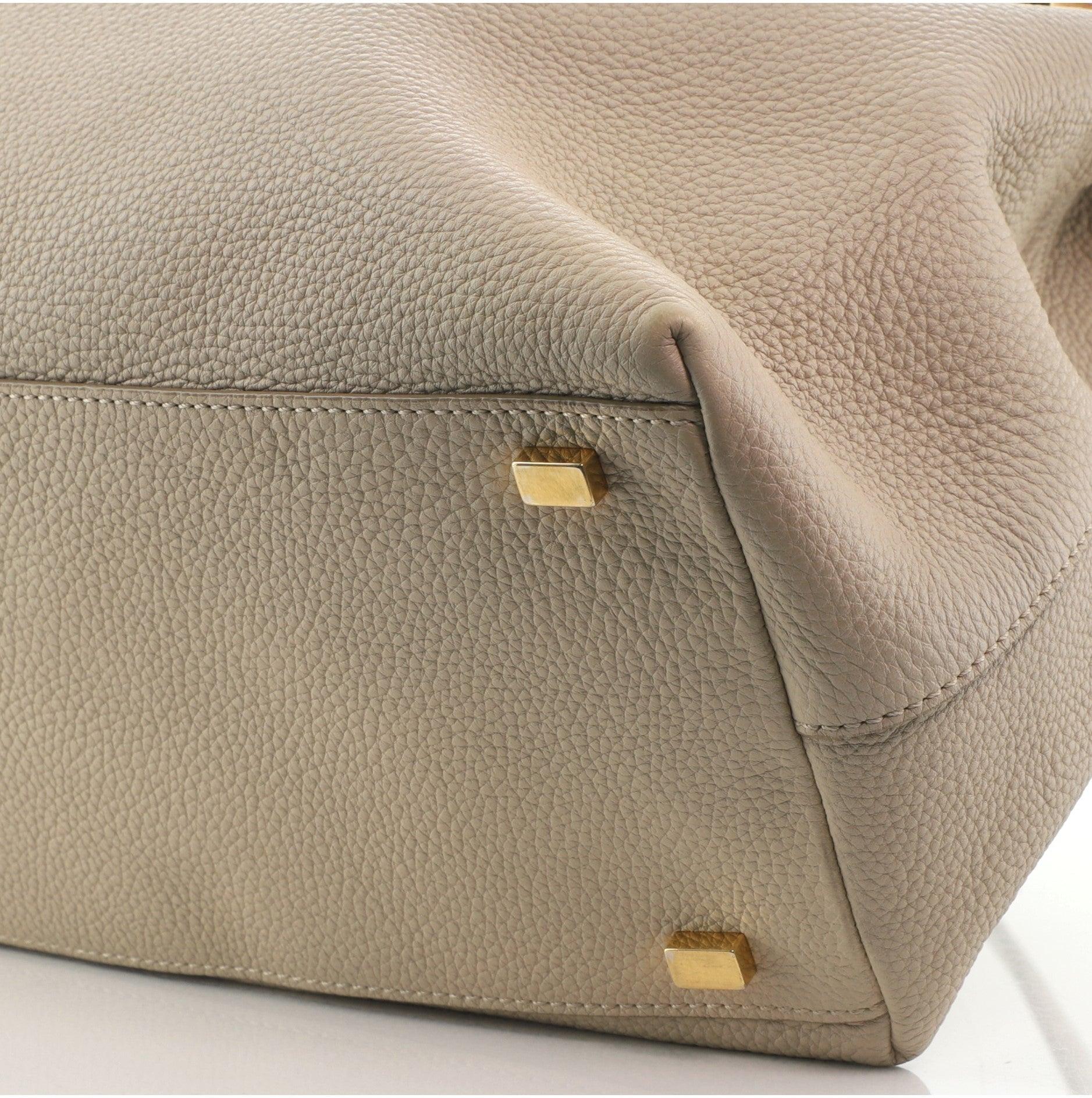 The Row Gürteltasche 14 aus Leder mit Gürtel und Henkel Medium Neutral im Angebot 1