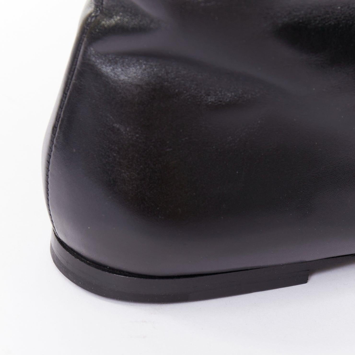 THE ROW Bette schwarzes Leder quadratische Zehen kniehohe flache Stiefel EU37.5 im Angebot 3