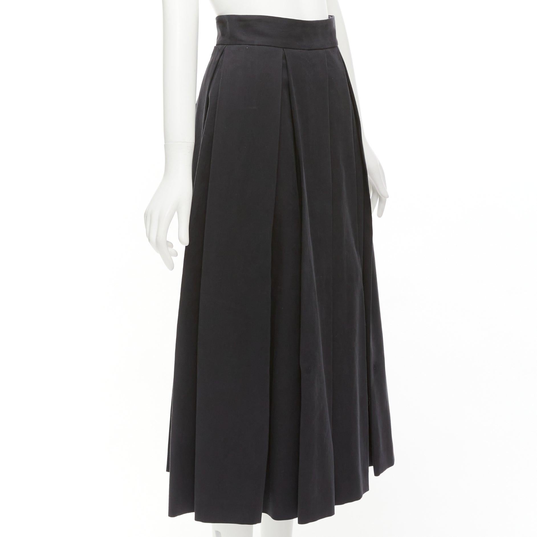 THE ROW black cotton horn button asymmetric pleats A line midi skirt US2 S In Good Condition For Sale In Hong Kong, NT