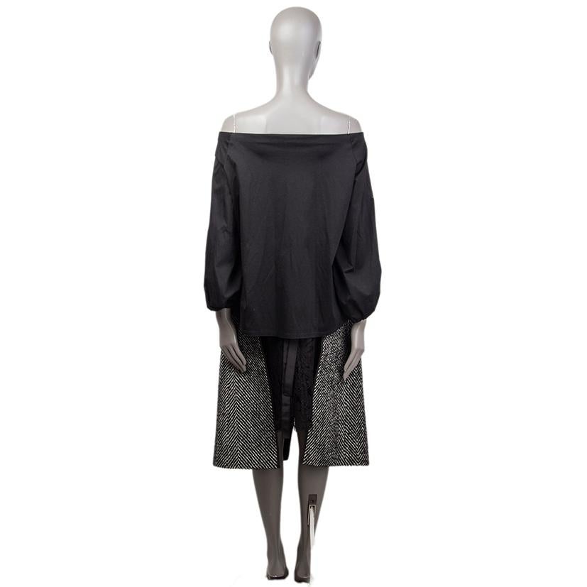 THE ROW Schwarzes PEPPER OVERSIZED OFF SHOULDER 3/4-Ärmel-Blusehemd aus Baumwolle im Zustand „Hervorragend“ im Angebot in Zürich, CH