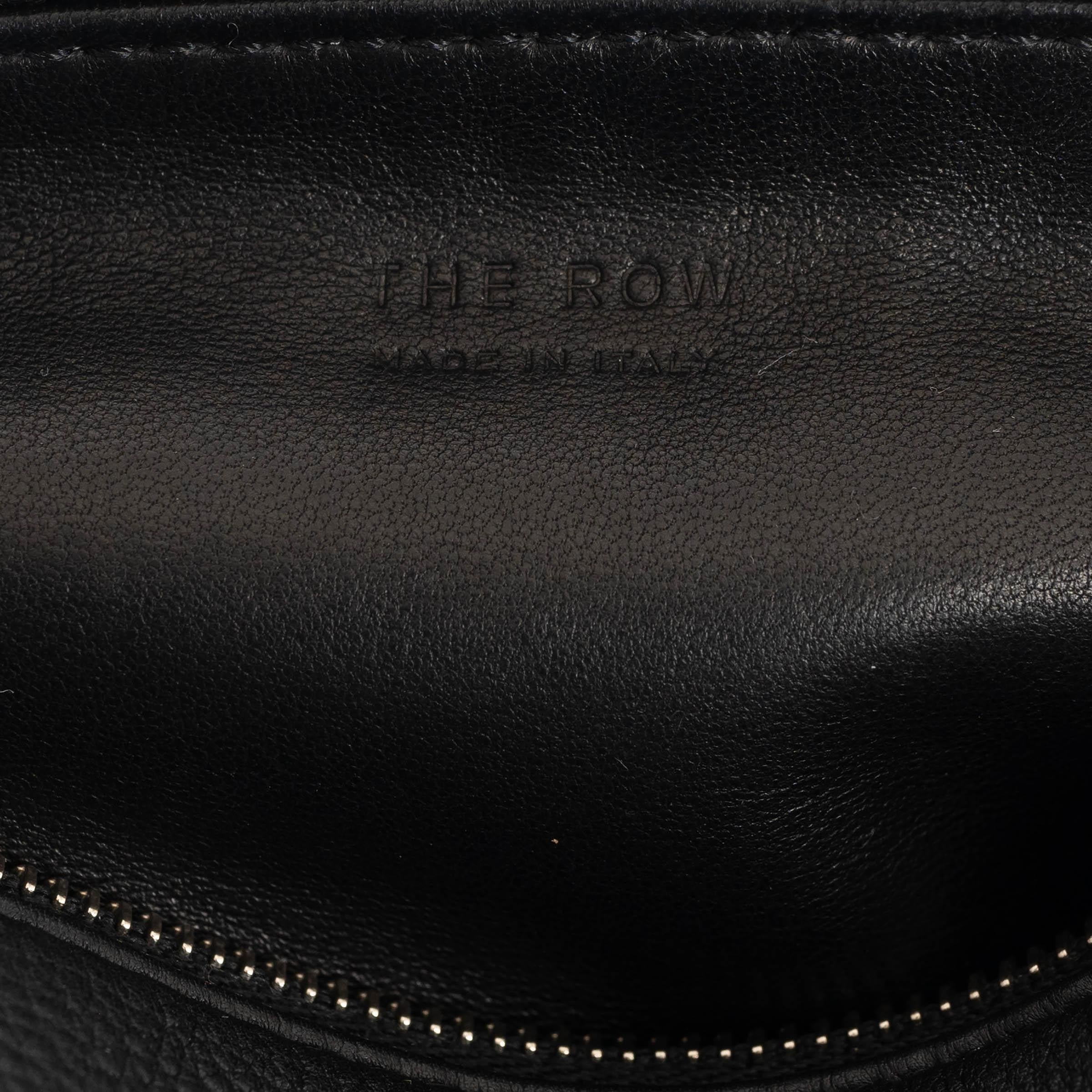 Bolso Pochette '90S' de piel granulada negra de THE ROW 3