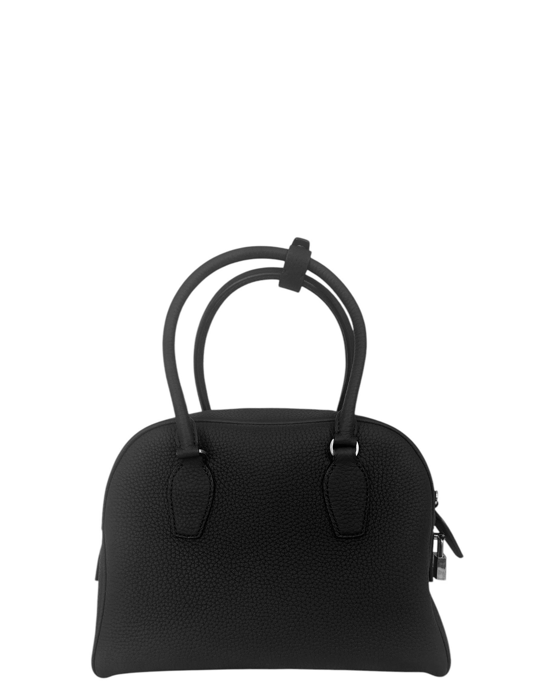 Nero The Row Borsa Tote in pelle testurizzata India 10 nera con tracolla in vendita