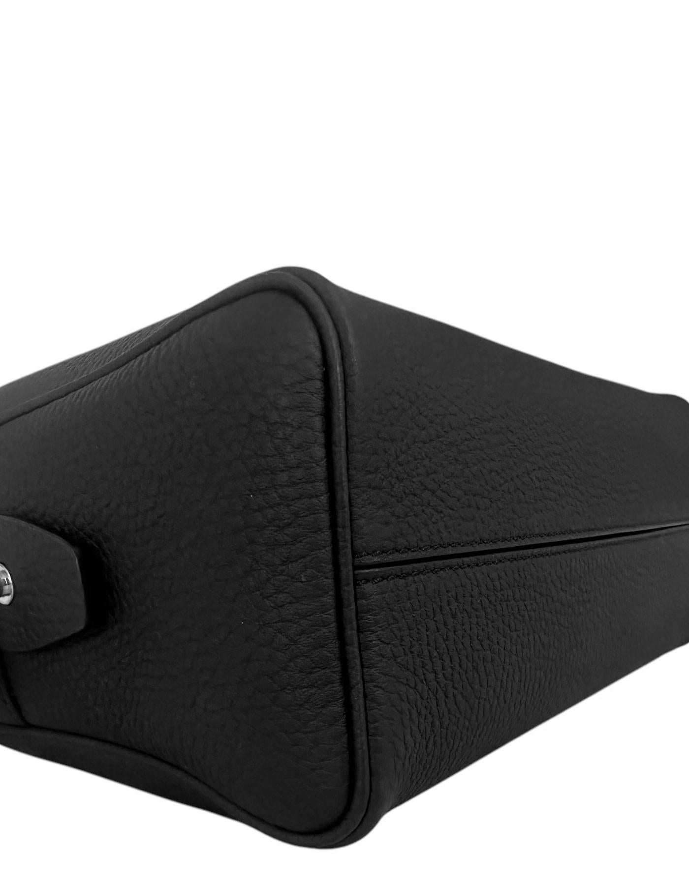 Donna The Row Borsa Tote in pelle testurizzata India 10 nera con tracolla in vendita