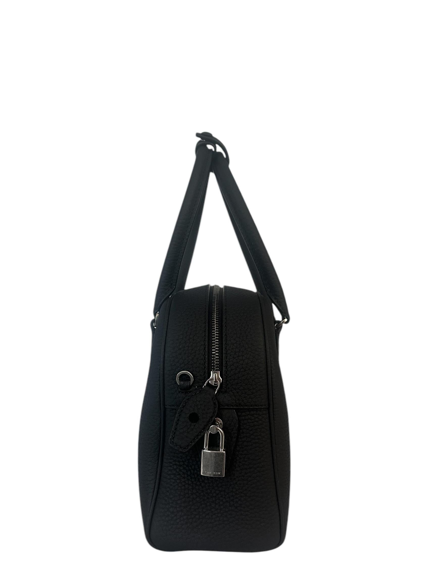 The Row Borsa Tote in pelle testurizzata India 10 nera con tracolla in vendita 2