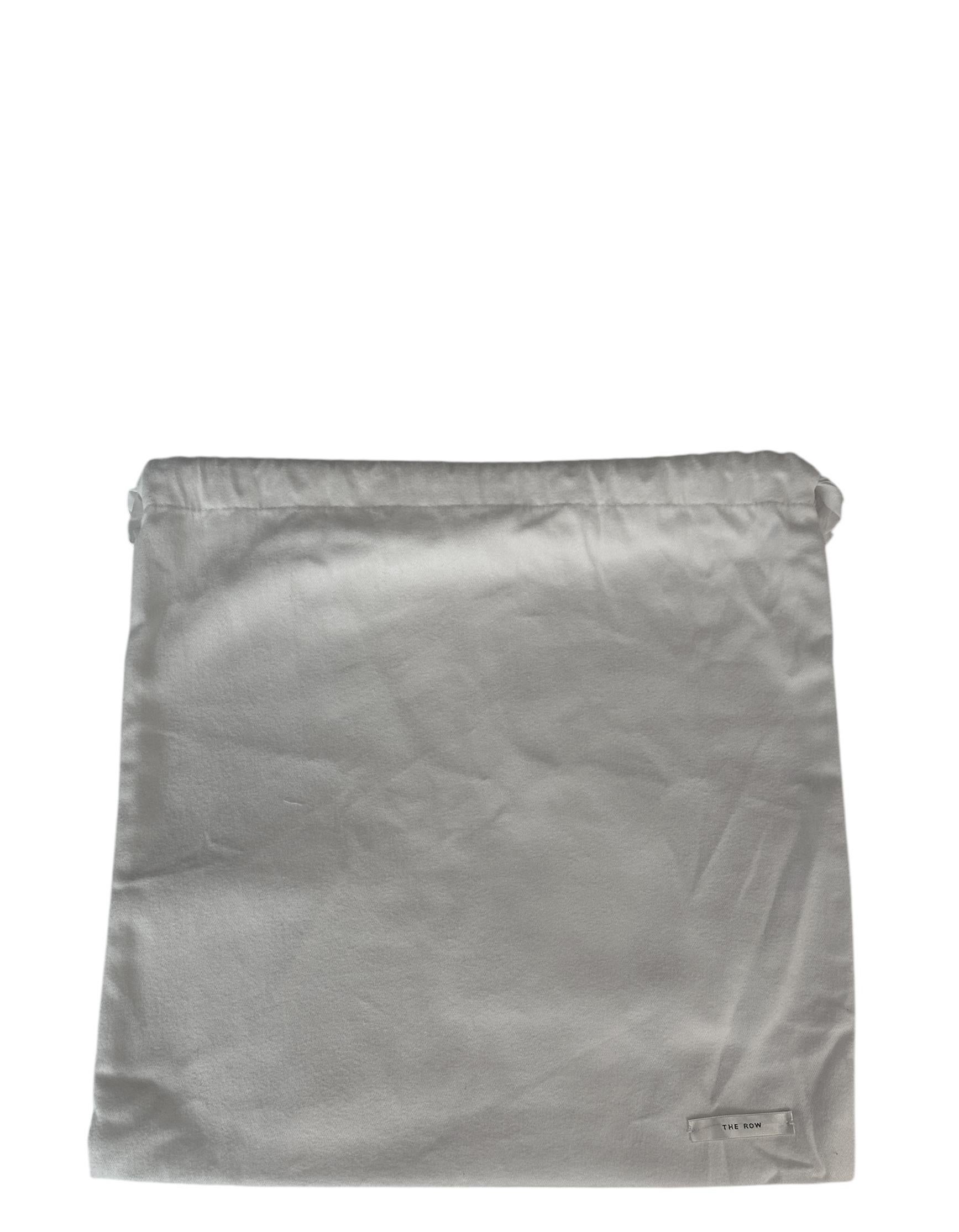 The Row Borsa Tote in pelle testurizzata India 10 nera con tracolla in vendita 3