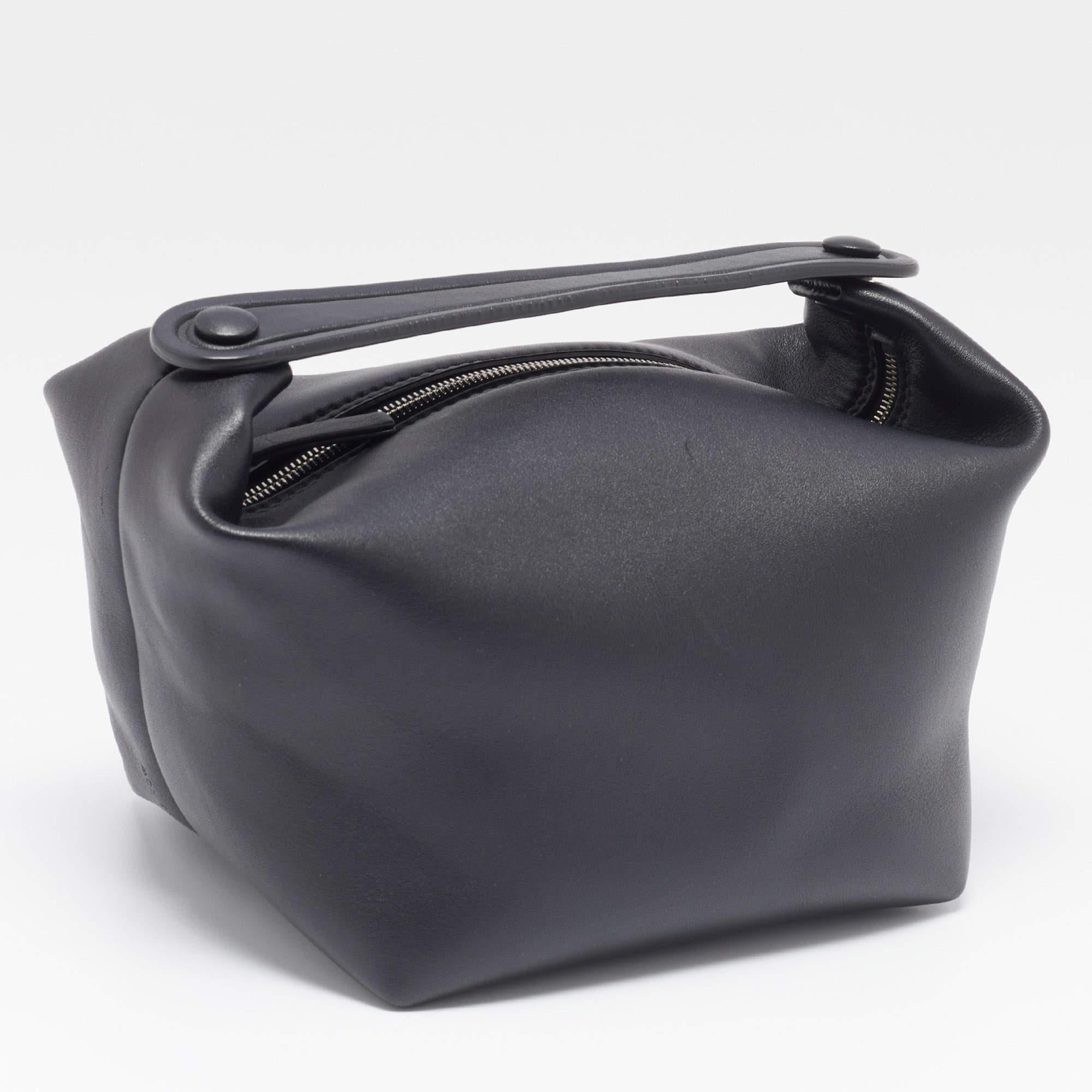 The Row Black Leather Les Bains Clutch Bag In Good Condition In Dubai, Al Qouz 2