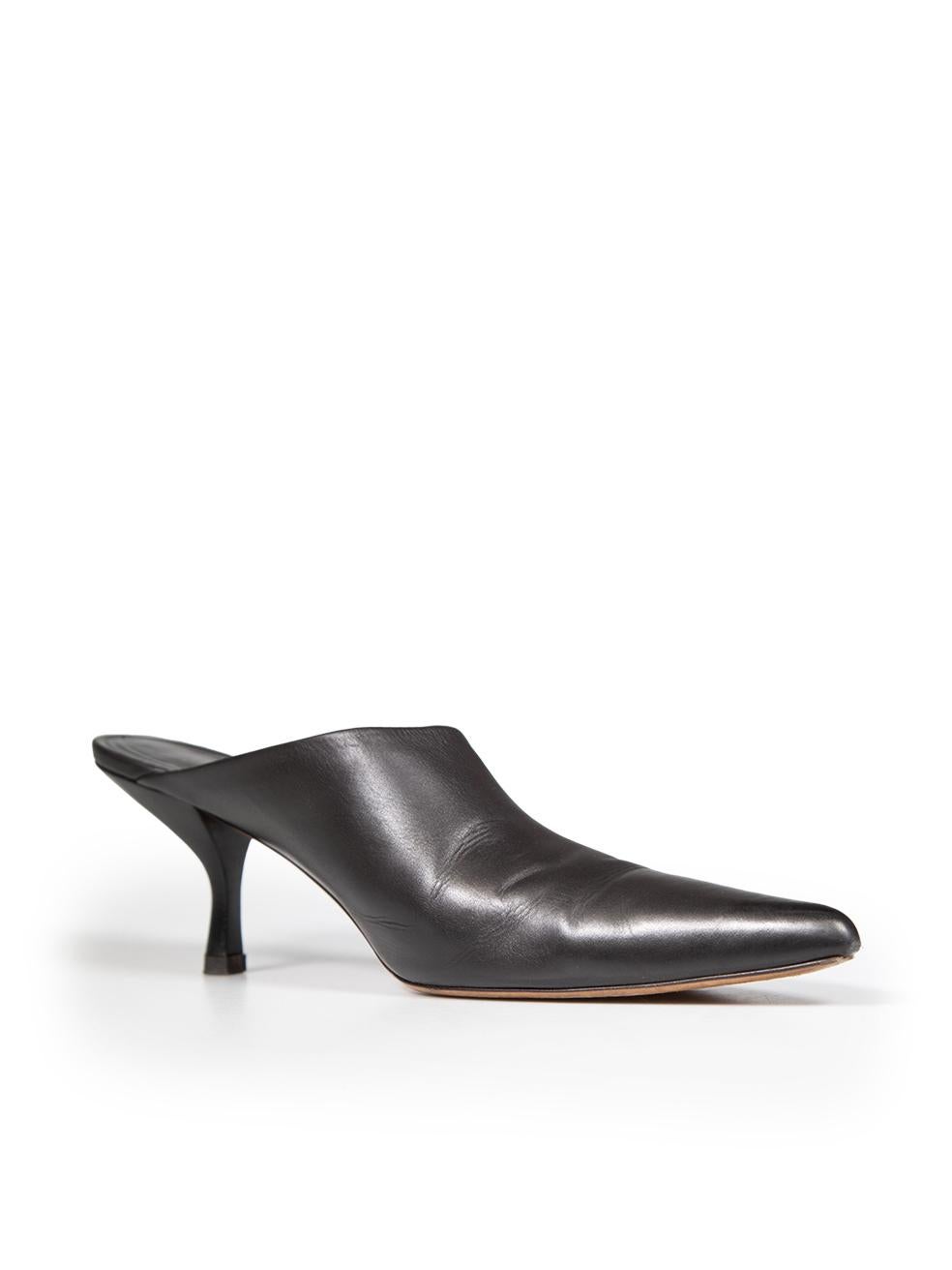 CONDITION is Very good. Minimal wear to the heels is evident. Minimal wear to the front is seen with general creasing to the leather and abrasion marks on the front tip and the heels on this used The Row designer resale item.
 
 
 
 Details
 
 
