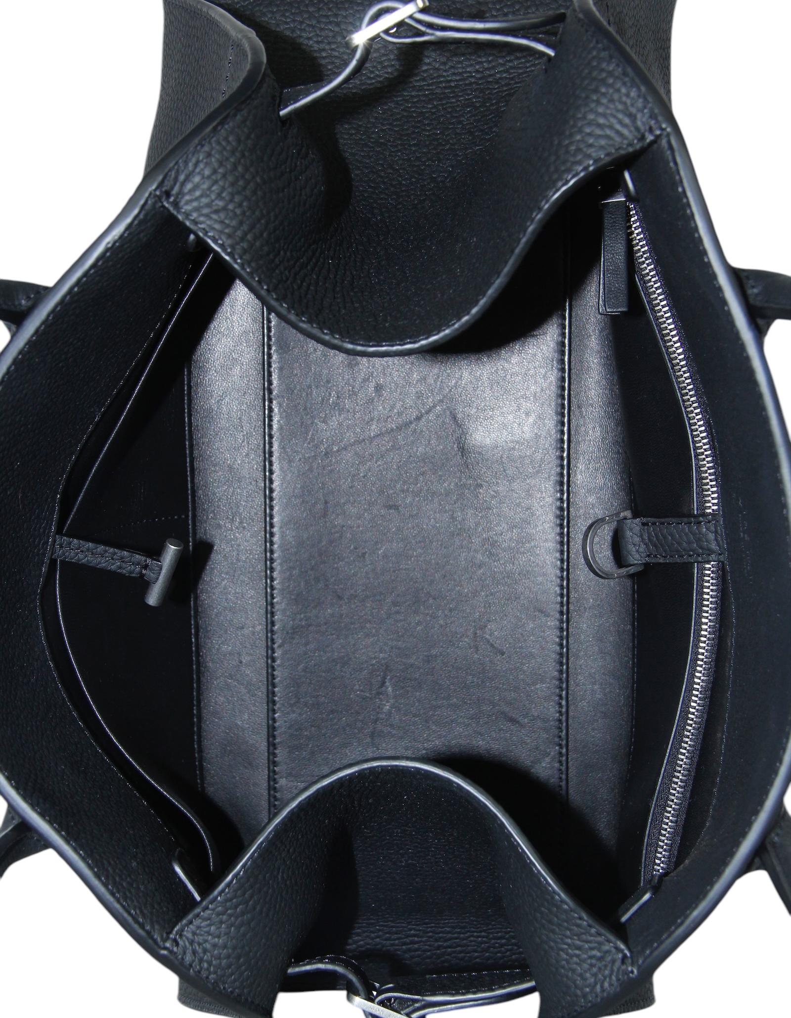 The Row - Sac Margaux 12 en cuir de veau velouté noir E/W Soft en vente 1
