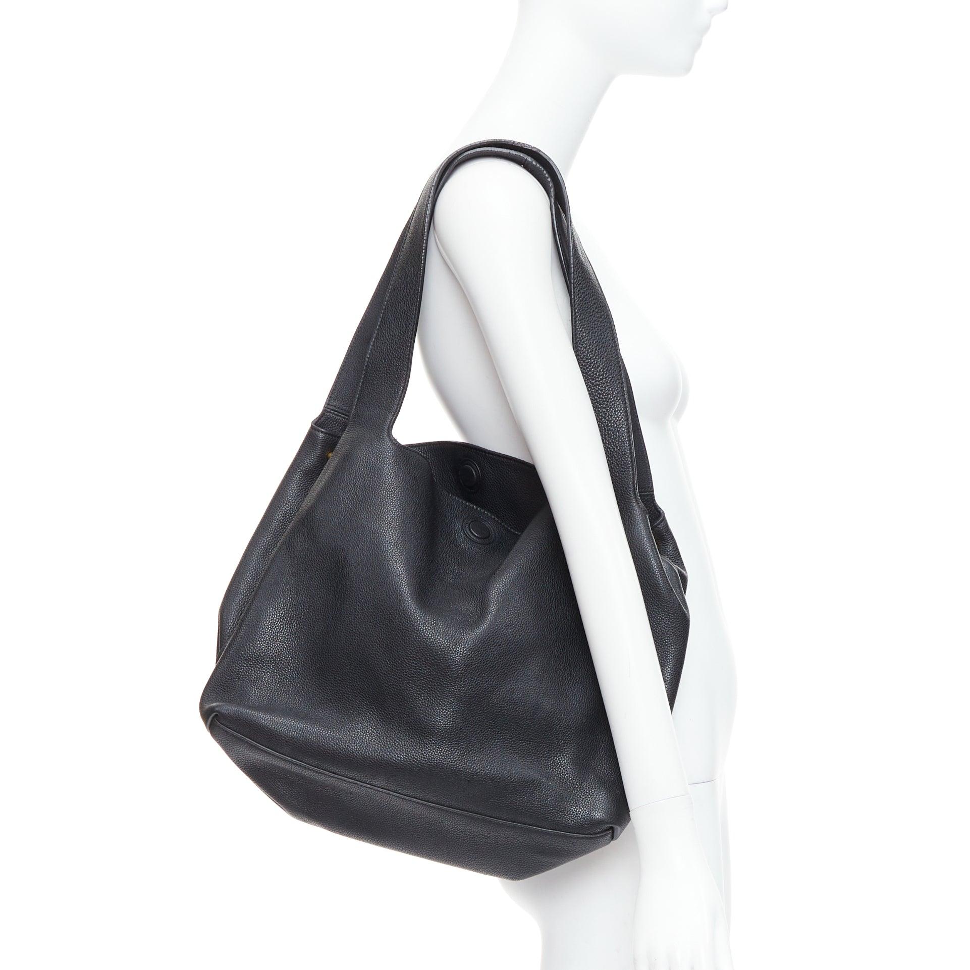 THE ROW black pebbled leather gold stud minimal hobo tote bag
Reference: ECLO/A00068
Brand: The Row
Designer: Mary Kate and Ashley Olsen
Material: Leather
Color: Black, Gold
Pattern: Solid
Closure: Magnet
Lining: Black Leather
Extra Details: Gold