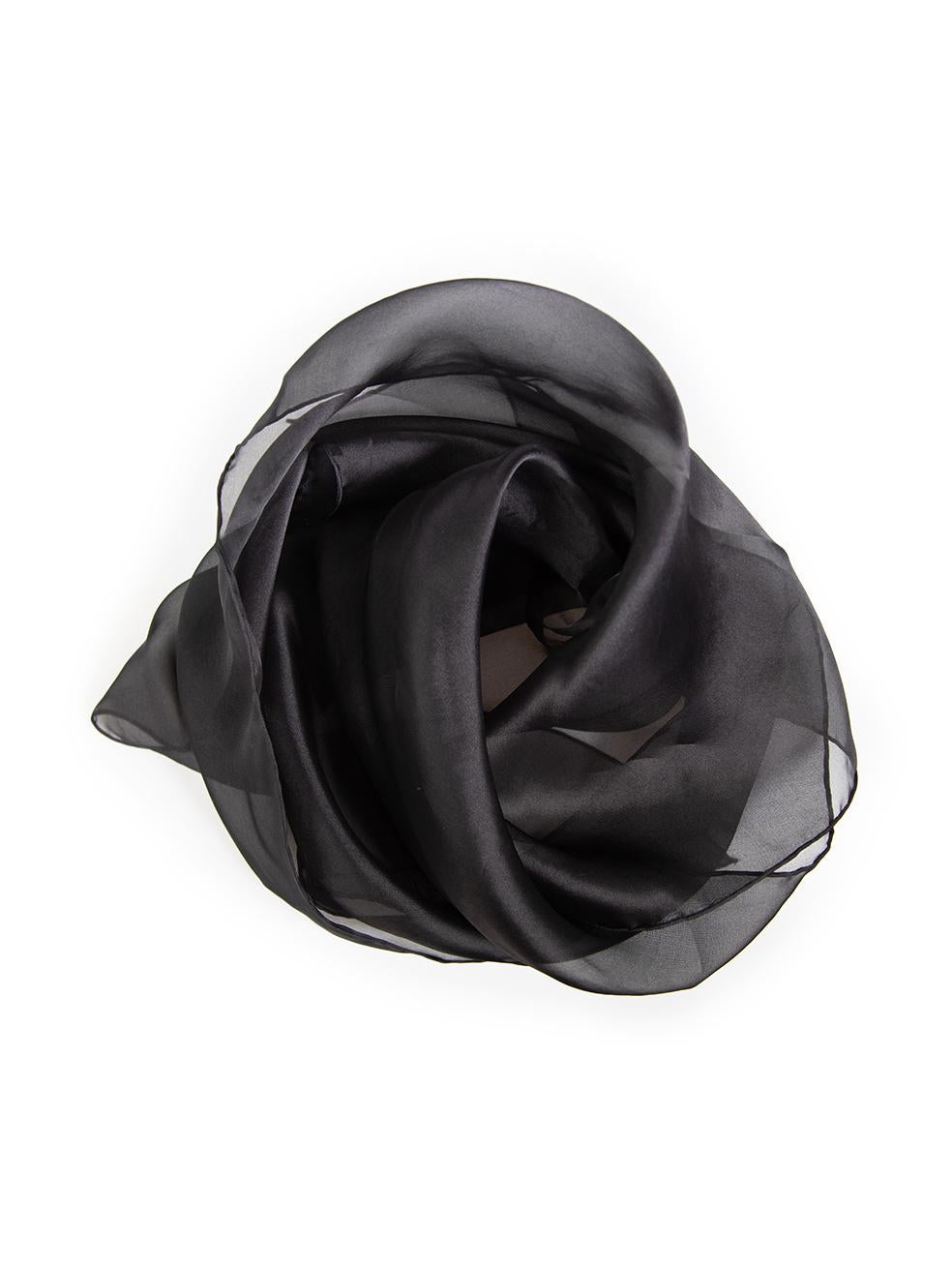 CONDITION is Very Good. Hardly any visible wear to the scarf is evident on this used The Row designer resale item.
  
  Details
  
  
  Model:Milette
  
  Black 
  
  Silk organza 
  
  Head scarf 
  
  Rolled edges 
  
  
  
  
  
  
  
 