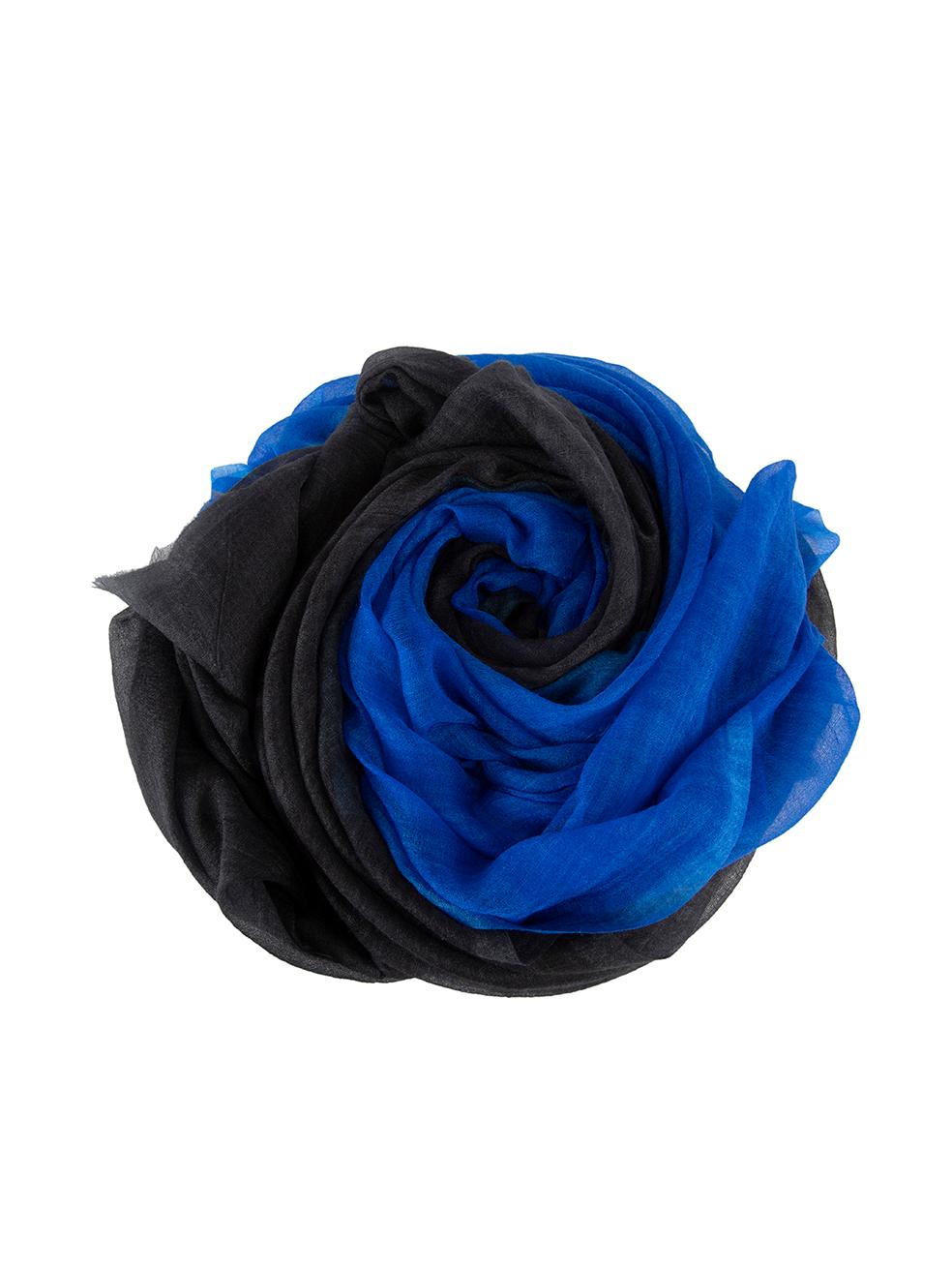 CONDITION is Very good. Minimal wear to scarf is evident. Minimal wear to the weave of the scarf with ladders to the cashmere on this used The Row designer resale item.
 
Details
Blue
Cashmere
Scarf
Blue and black ombr√©
Raw edge