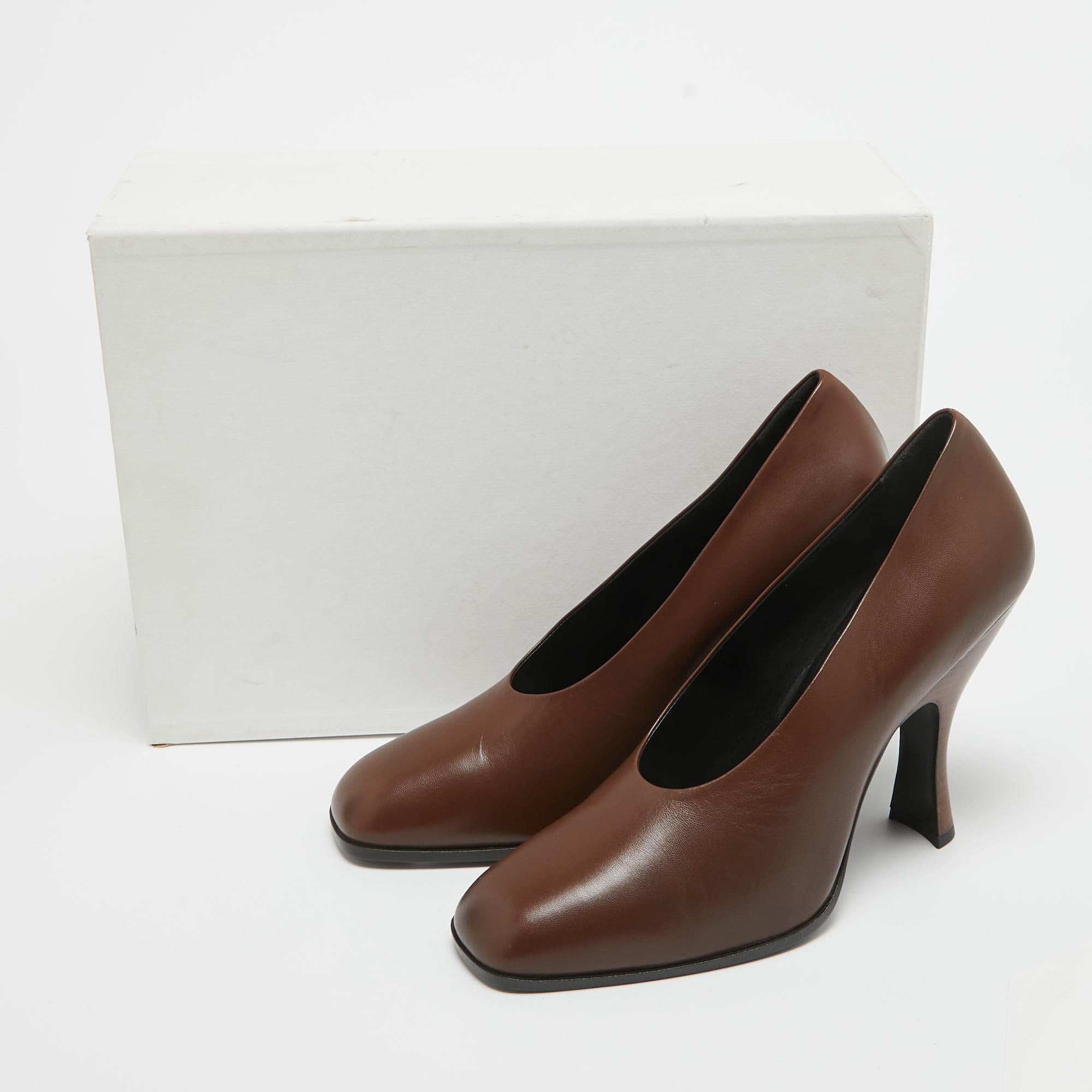The Row Brown Leather Pumps Size 39.5 For Sale 5