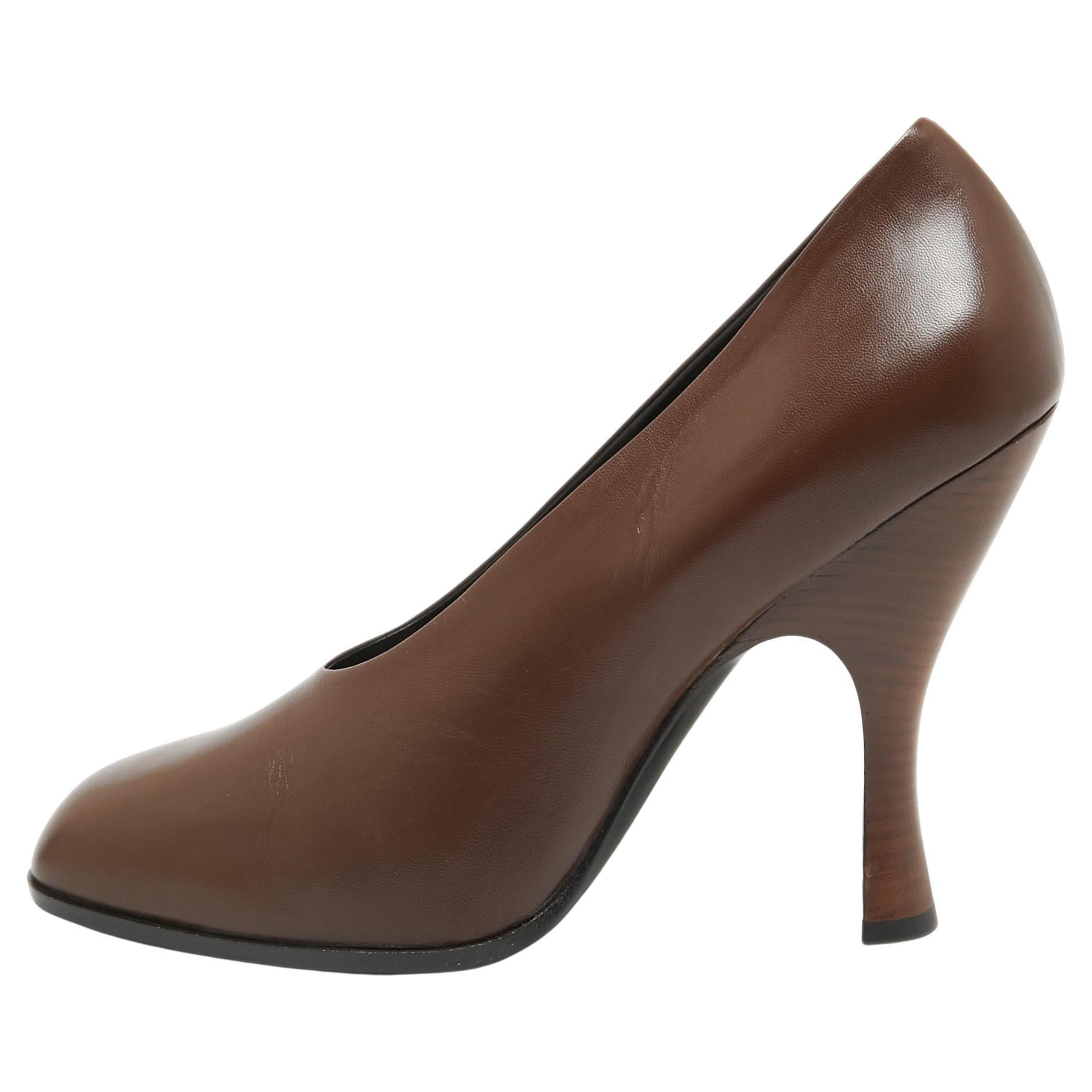 The Row Brown Leather Pumps Size 39.5 For Sale