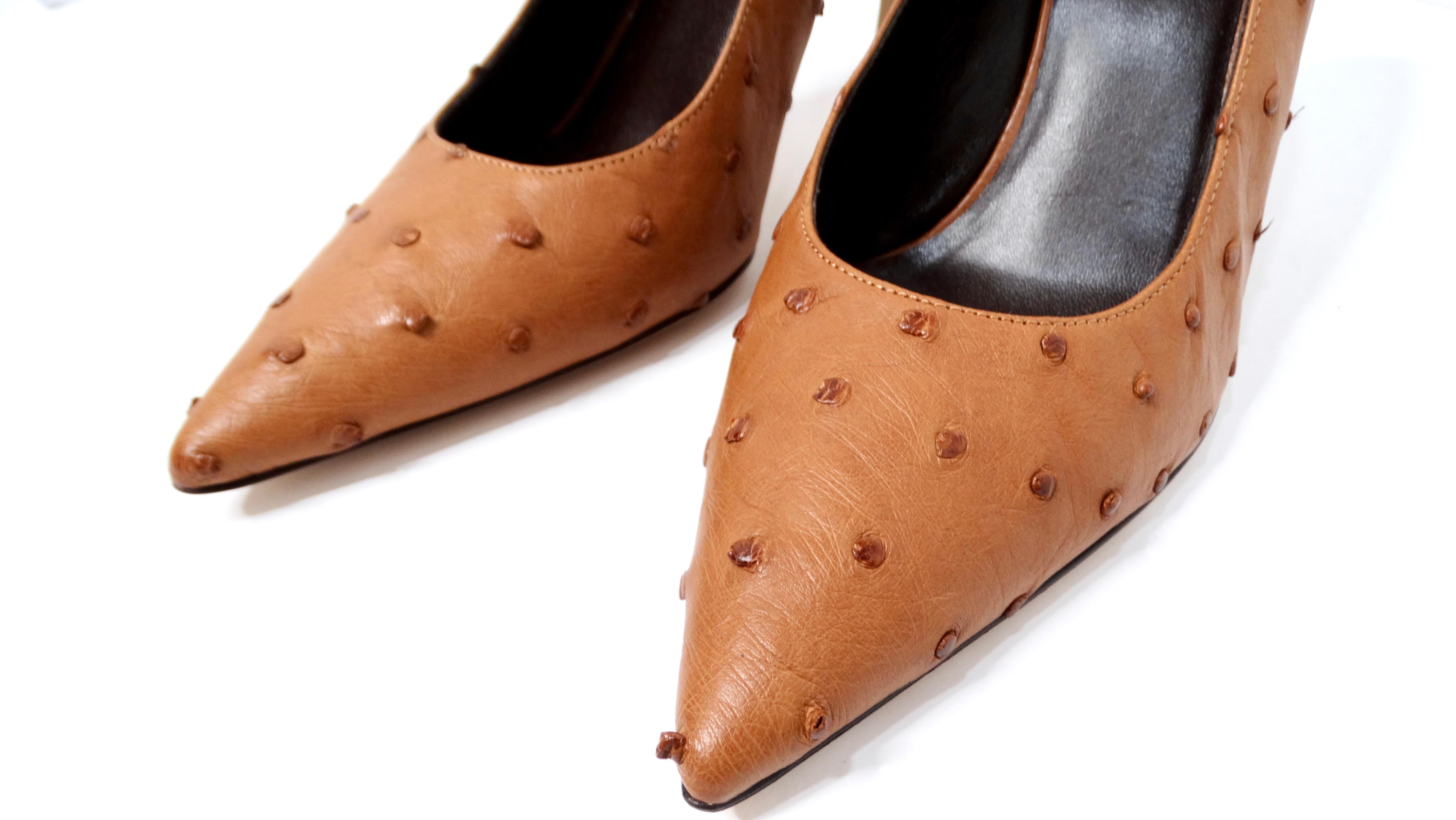 The Row Brown Ostrich Embossed Leather Pumps In Excellent Condition In Scottsdale, AZ