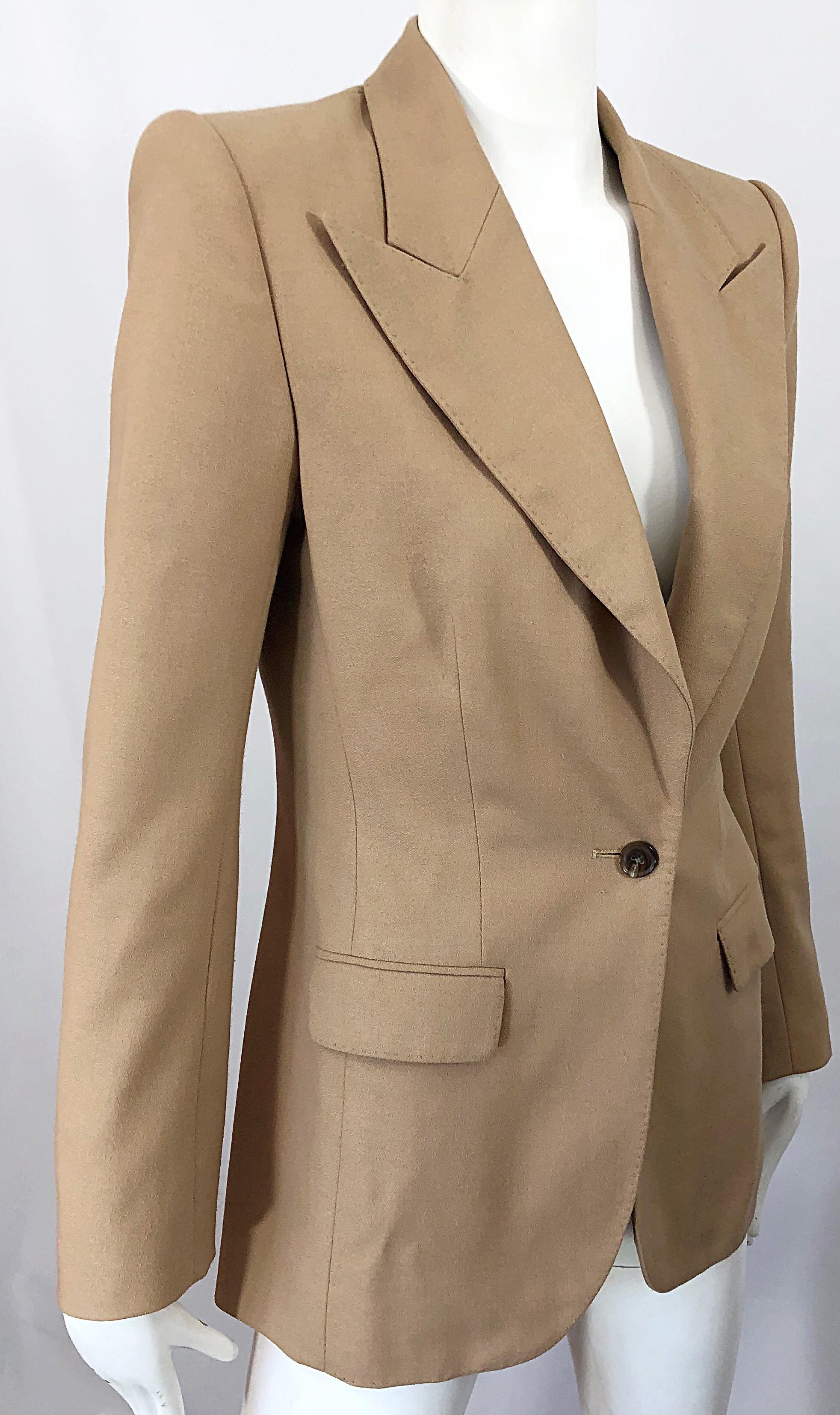 The Row Camel Size 4 Wool Single Breasted 90s Style Blazer Jacket In Excellent Condition In San Diego, CA