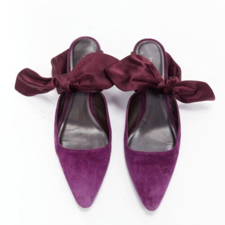 THE ROW Coco Bow velours violet cravate de soie kitten mule heels EU37.5
Référence : TGAS/D00552
Marque : The Row
Designer : Mary Kate et Ashley Olsen
Modèle : Coco Bow
MATERIAL : Cuir, Fabrice
Couleur : violet, bourgogne
Motif : Solide
Fermeture :
