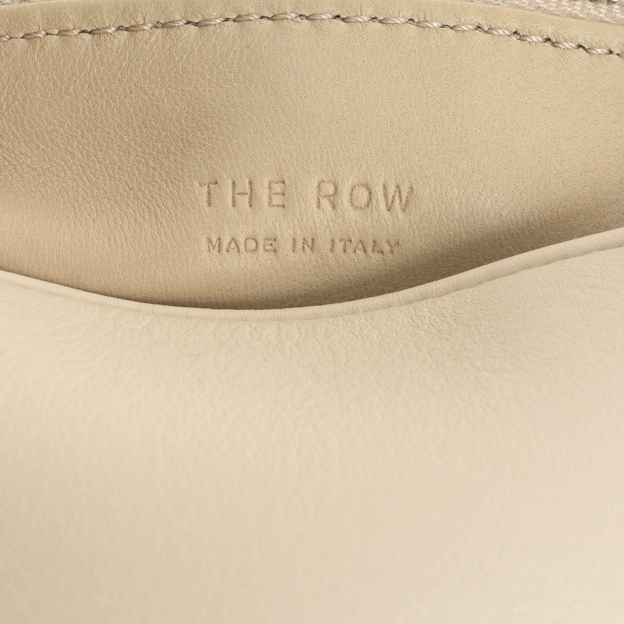 THE ROW cream grained leather '90S Pochette Bag For Sale 2