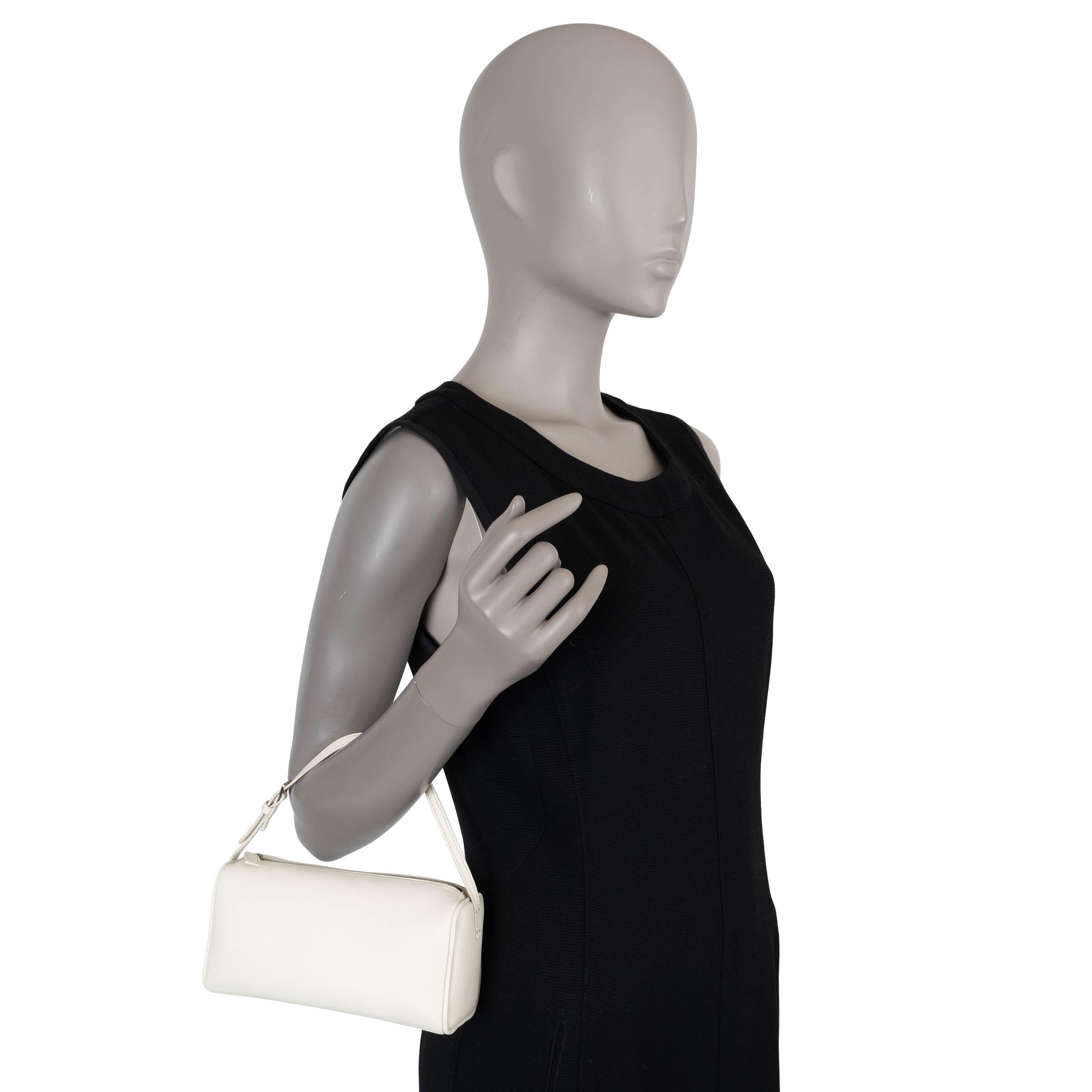 THE ROW cream grained leather '90S Pochette Bag For Sale 4