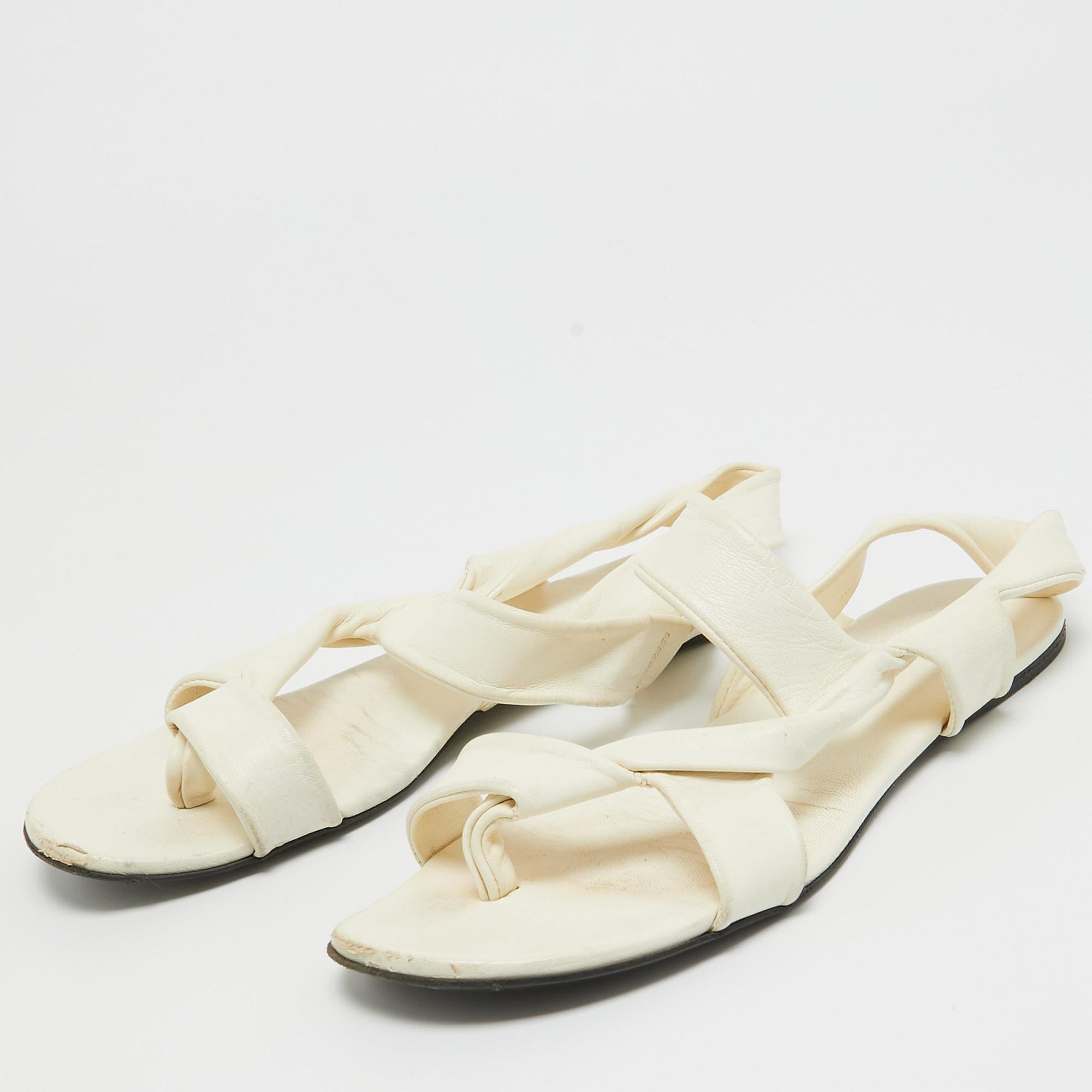 The Row Cream Leather Elastic Slingback Sandals Size 37 In Good Condition For Sale In Dubai, Al Qouz 2