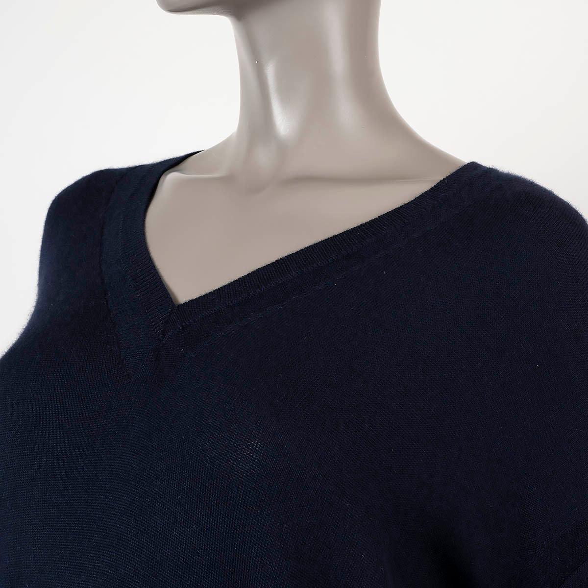 THE ROW cream & navy blue cashmere STRIPED OVERSIZED Sweater M For Sale 2