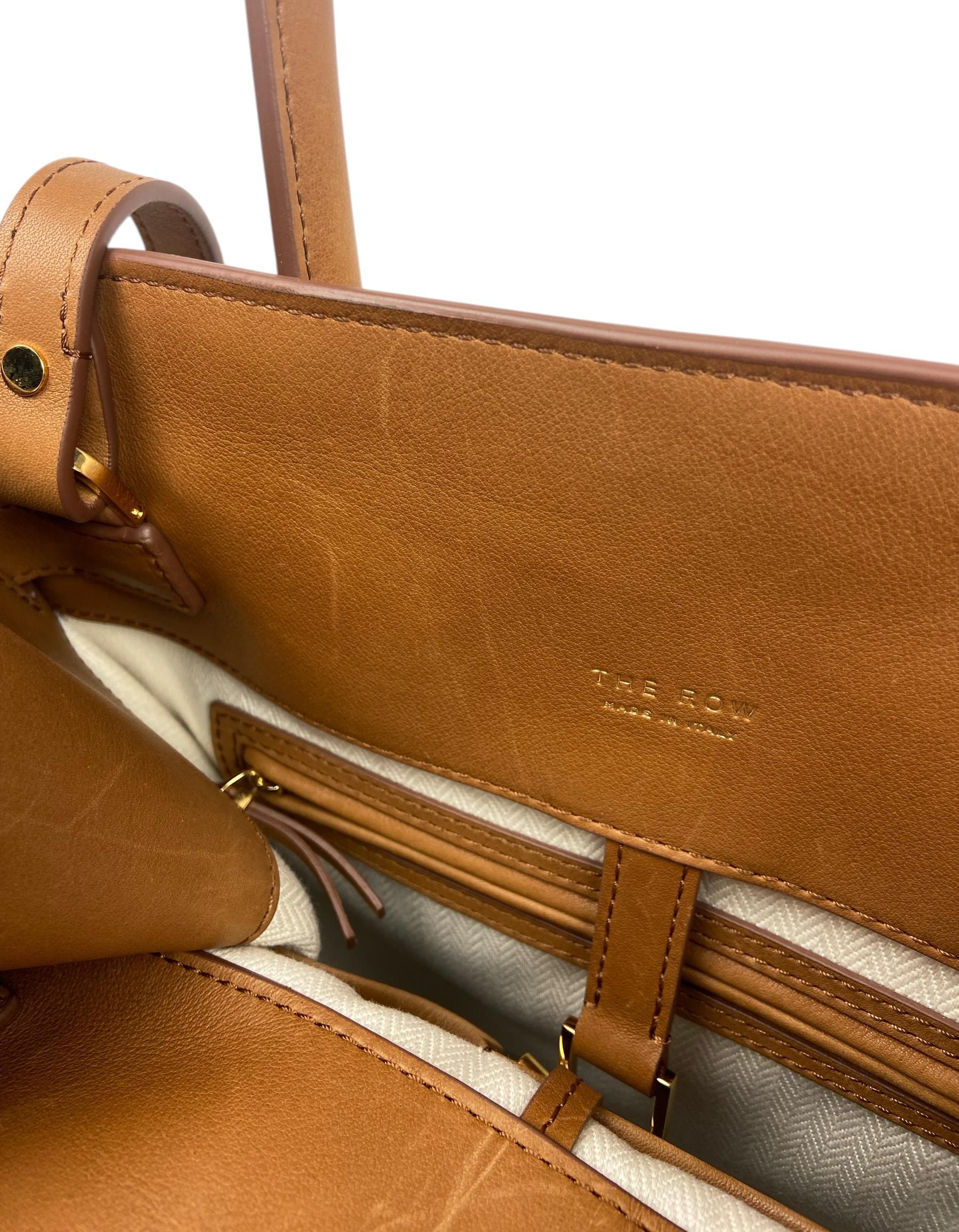 The Row Cuir Tasche aus poliertem Sattel- Kalbsleder und weichem Margaux 12 im Angebot 4