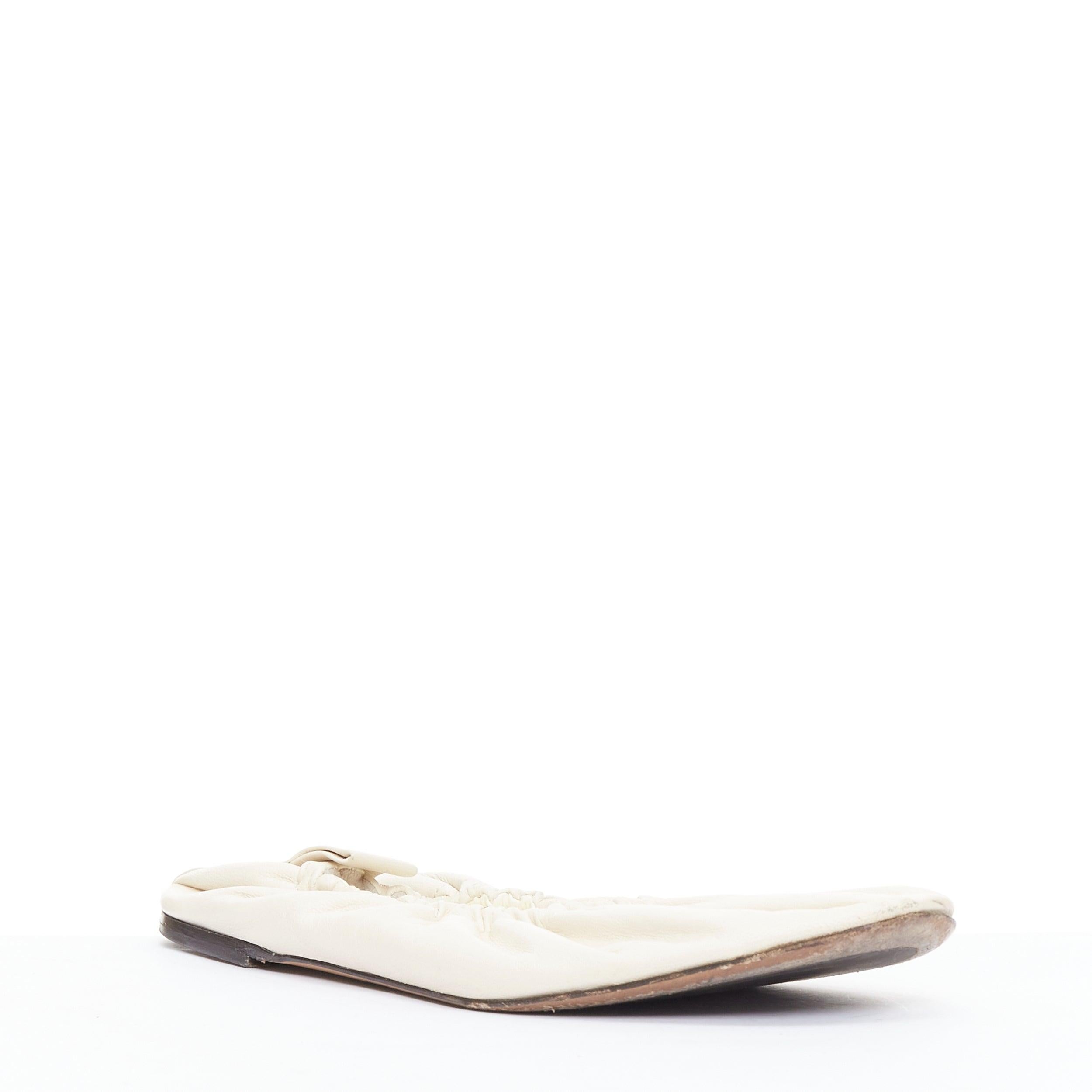 Gray THE ROW ecru soft leather ruched simple ballerina flats EU37 For Sale