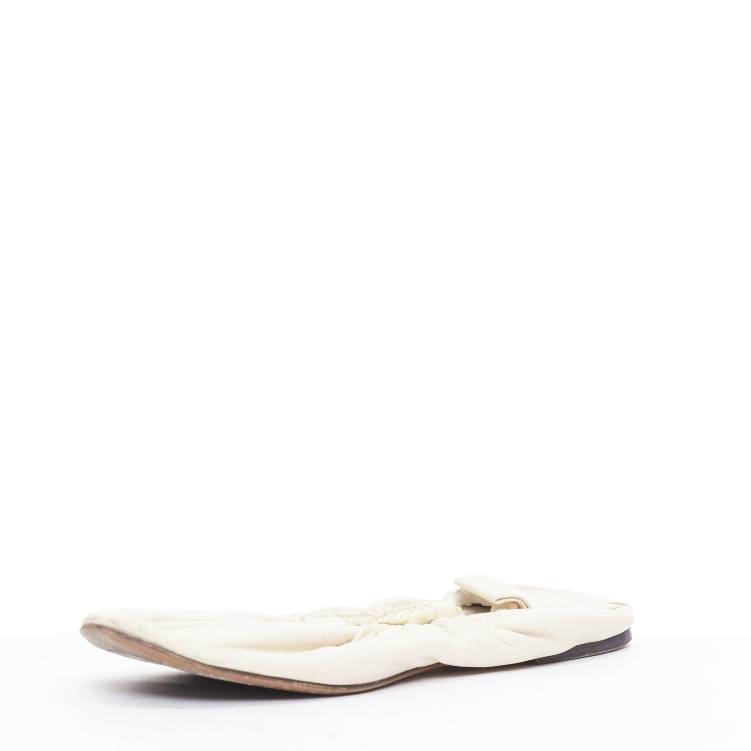 THE ROW ecru soft leather ruched simple ballerina flats EU37 In Good Condition For Sale In Hong Kong, NT