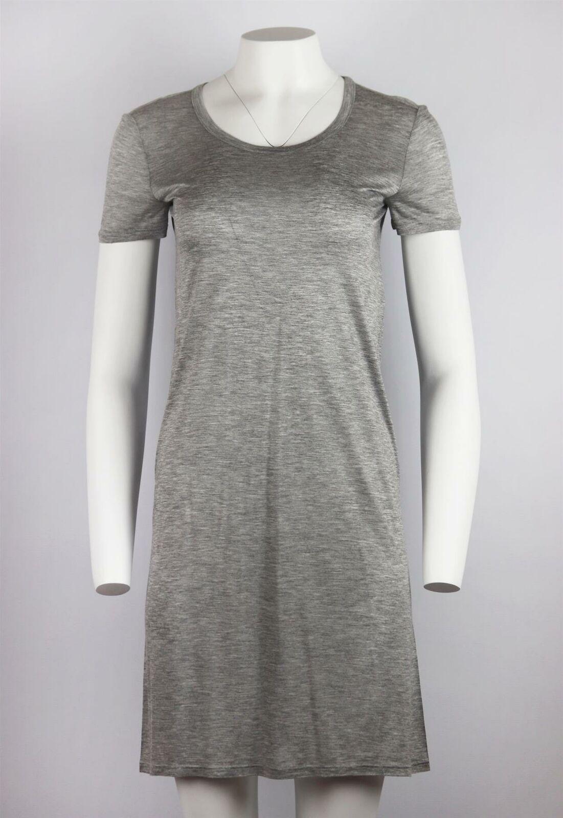 The Row exemplifies a simple approach to design, this grey T-shirt dress is crafted from lustrous cotton-jersey and decorated with the houses's signature seam down the back.
Grey cotton-jersey.
Slips on.
100% Cotton.

Size: XSmall (UK 6, US 2, FR