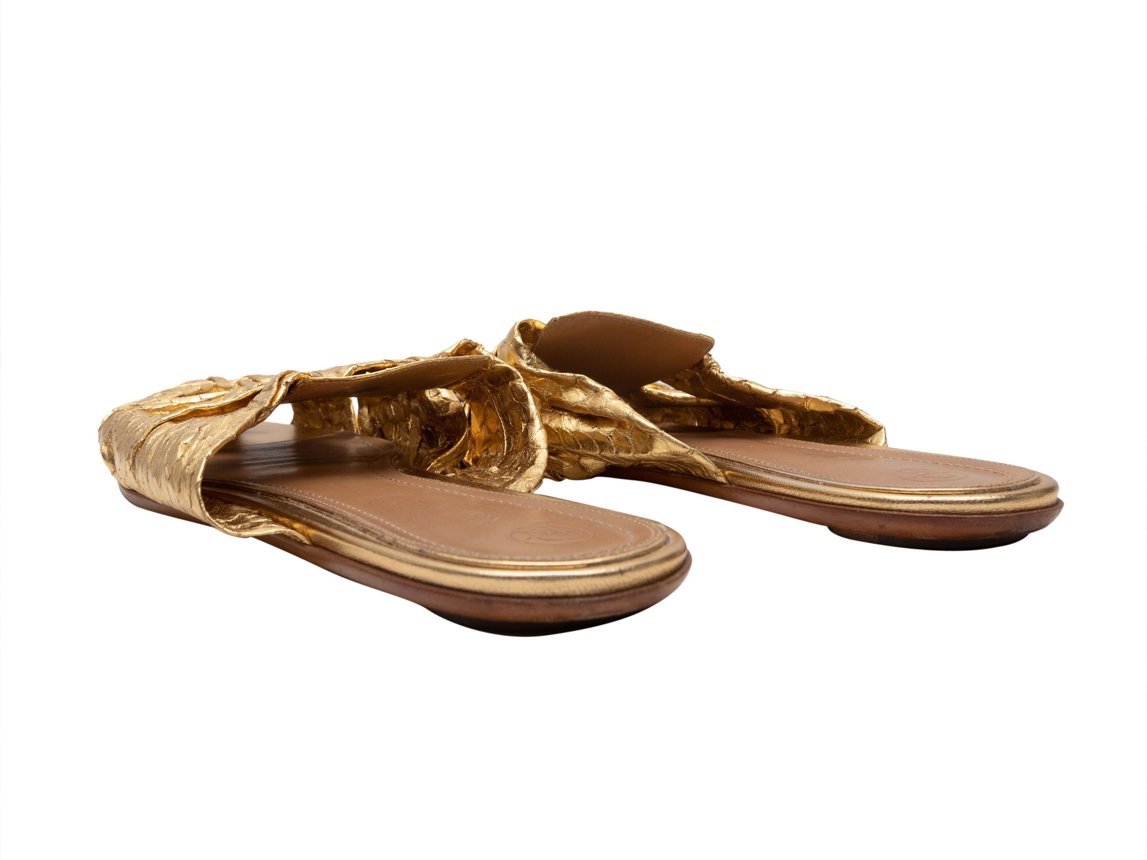 The Row Gold Metallic Woven Leather Mules In Good Condition In New York, NY