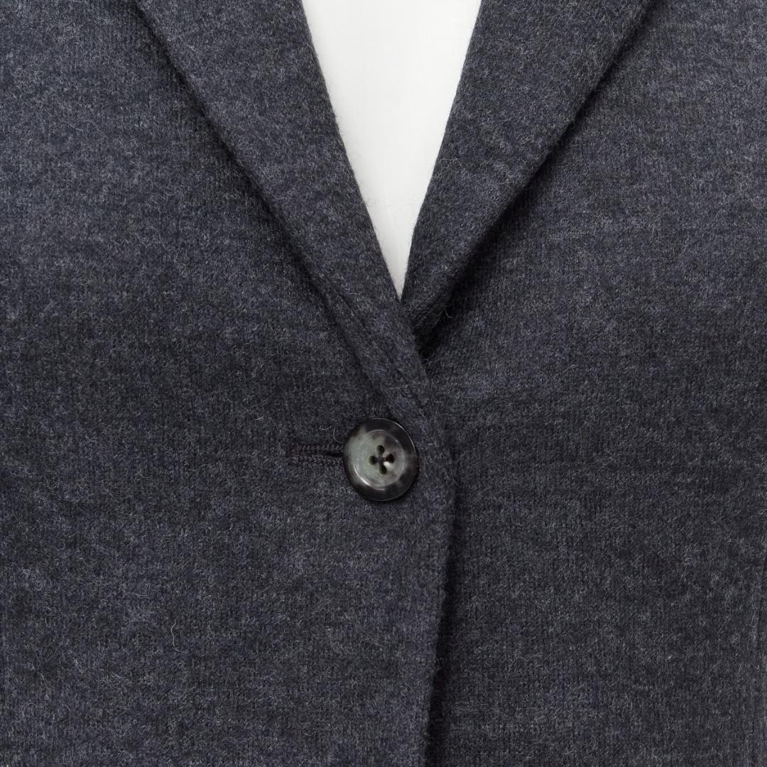 THE ROW Haven dark charcoal grey virgin wool 3/4 sleeve short blazer US2 XS
Reference: MELK/A00012
Brand: The Row
Designer: Mary Kate and Ashley Olsen
Model: Haven
Material: Virgin Wool
Color: Grey
Pattern: Solid
Closure: Button
Extra Details: