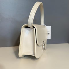 Borsa Sofia lucida in pelle avorio di The Row