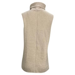 Jersey sin mangas de cuello alto de punto de The Row, en cachemira beige