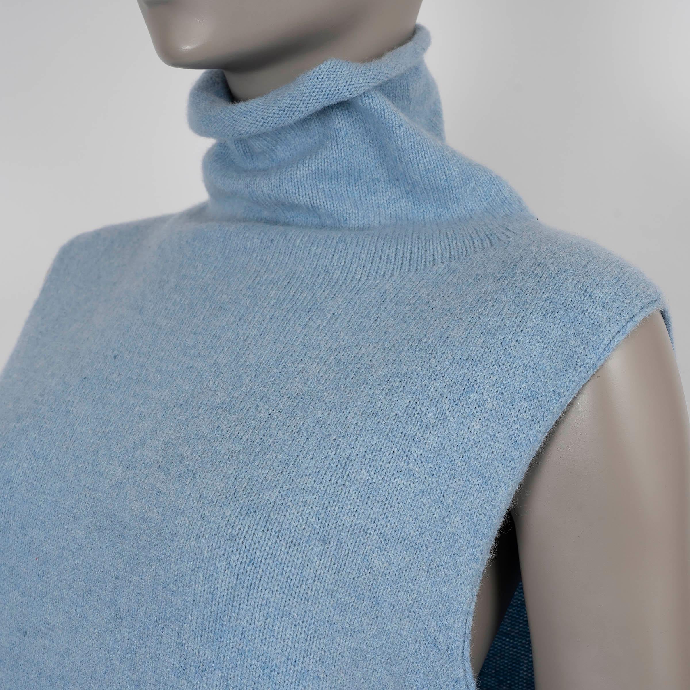 THE ROW hellblauer Kaschmirpullover LEONA SLEEVELESS TURTLENECK Pullover L Damen im Angebot