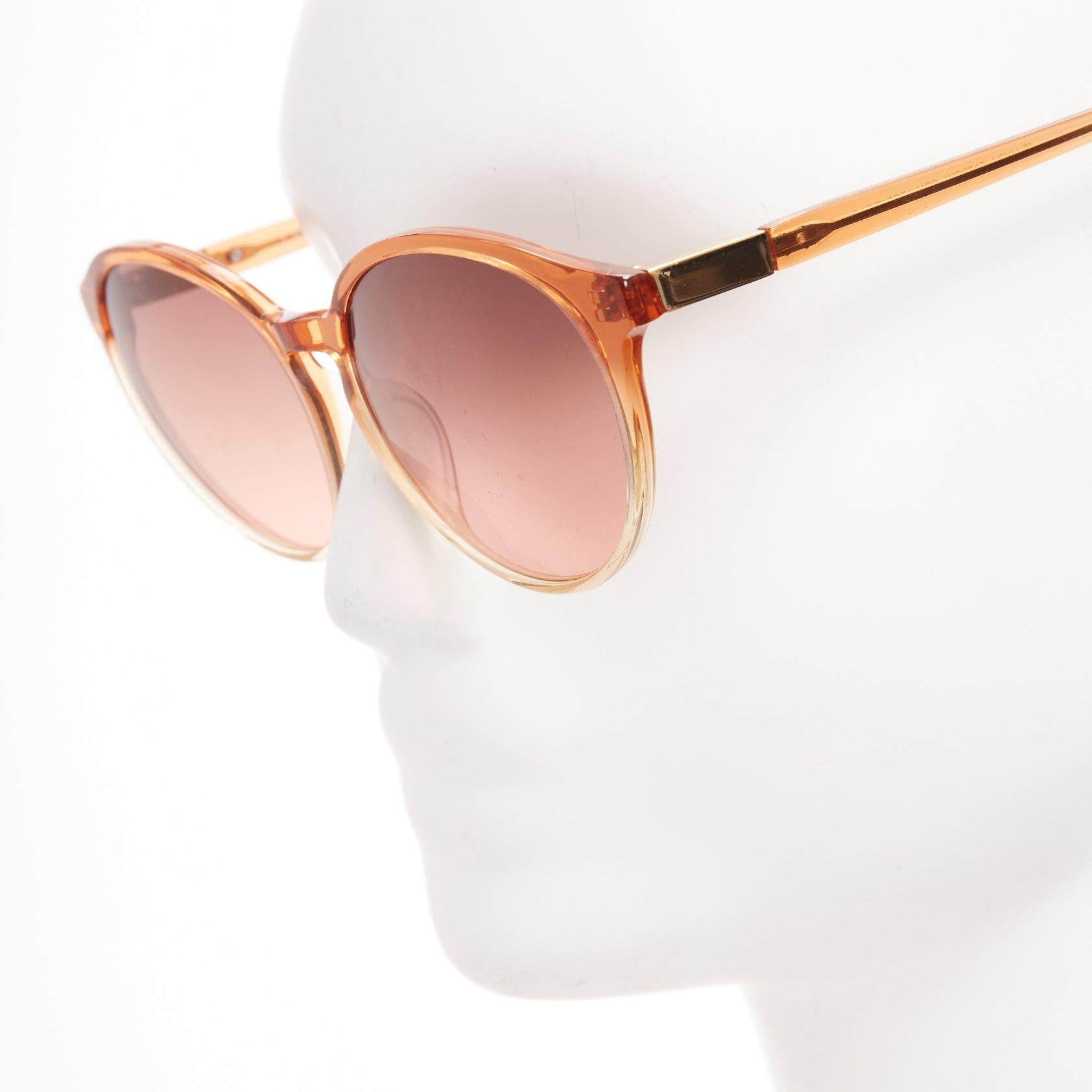 THE ROW Linda Farrow brown ombre acetate pink lens oversized sunglasses
Reference: AAWC/A01016
Brand: The Row
Designer: Mary Kate and Ashley Olsen
Collection: Linda Farrow
Material: Acetate
Color: Brown, Nude
Pattern: Solid
Lining: Brown