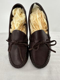 The Row - Mocassins Lucca en cuir grainé marron 37