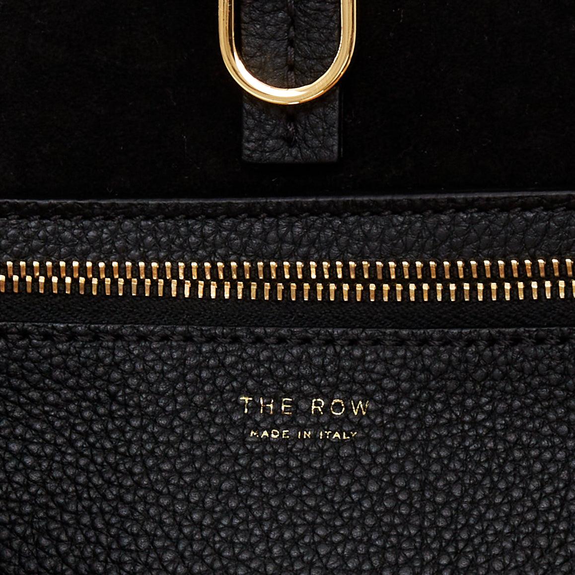 THE ROW Mail Schwarzes Leder mit goldenen Beschlägen Crossbody Umhängetasche im Angebot 6
