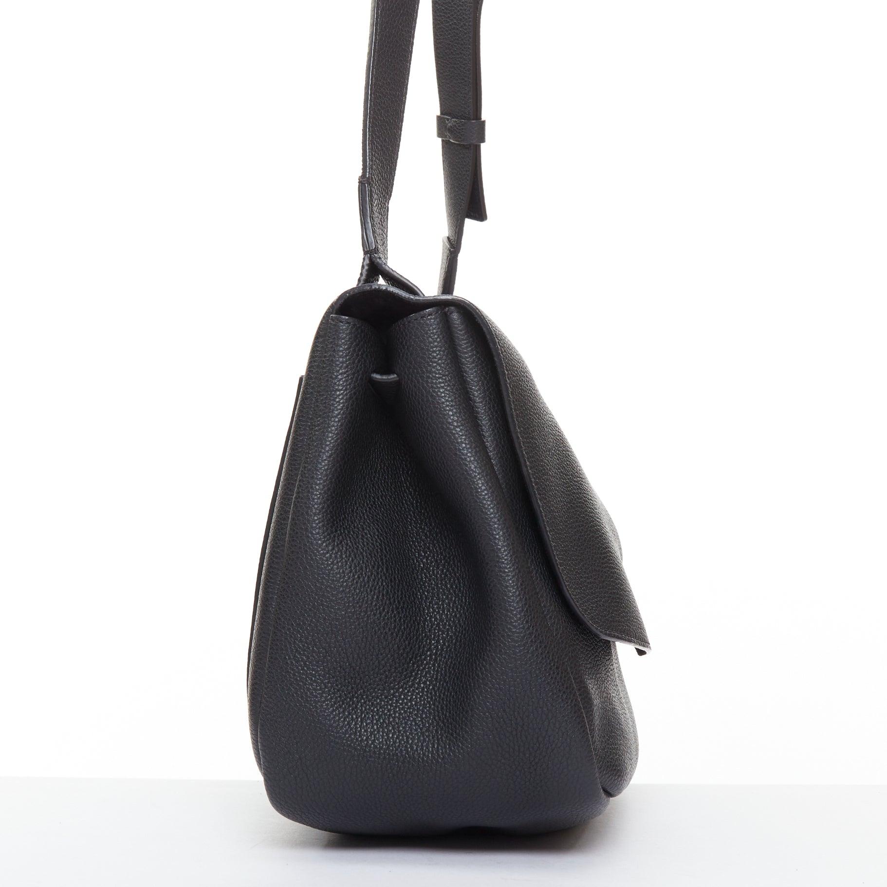 THE ROW Mail Schwarzes Leder mit goldenen Beschlägen Crossbody Umhängetasche Damen im Angebot