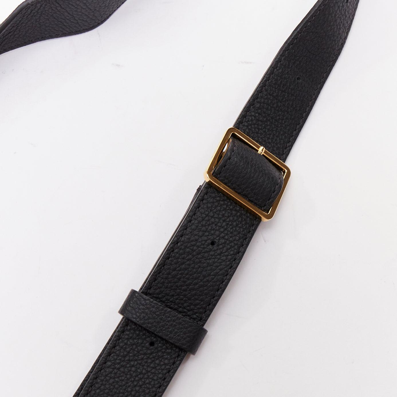 THE ROW Mail Schwarzes Leder mit goldenen Beschlägen Crossbody Umhängetasche im Angebot 3