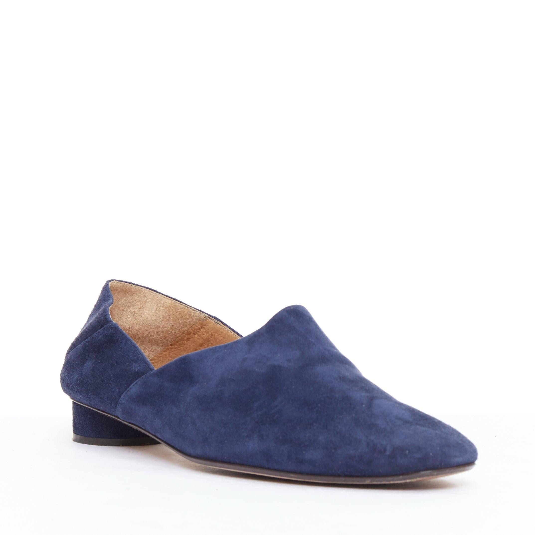 The Row Mocassins Noelle en daim bleu marine à talon compensé EU38
Référence : ECLO/A00105
Marque : The Row
Designer : Mary Kate et Ashley Olsen
Modèle : Noelle
MATERIAL : Cuir
Couleur : Marine
Motif : Solide
Fermeture : Slip On
Doublure : Cuir