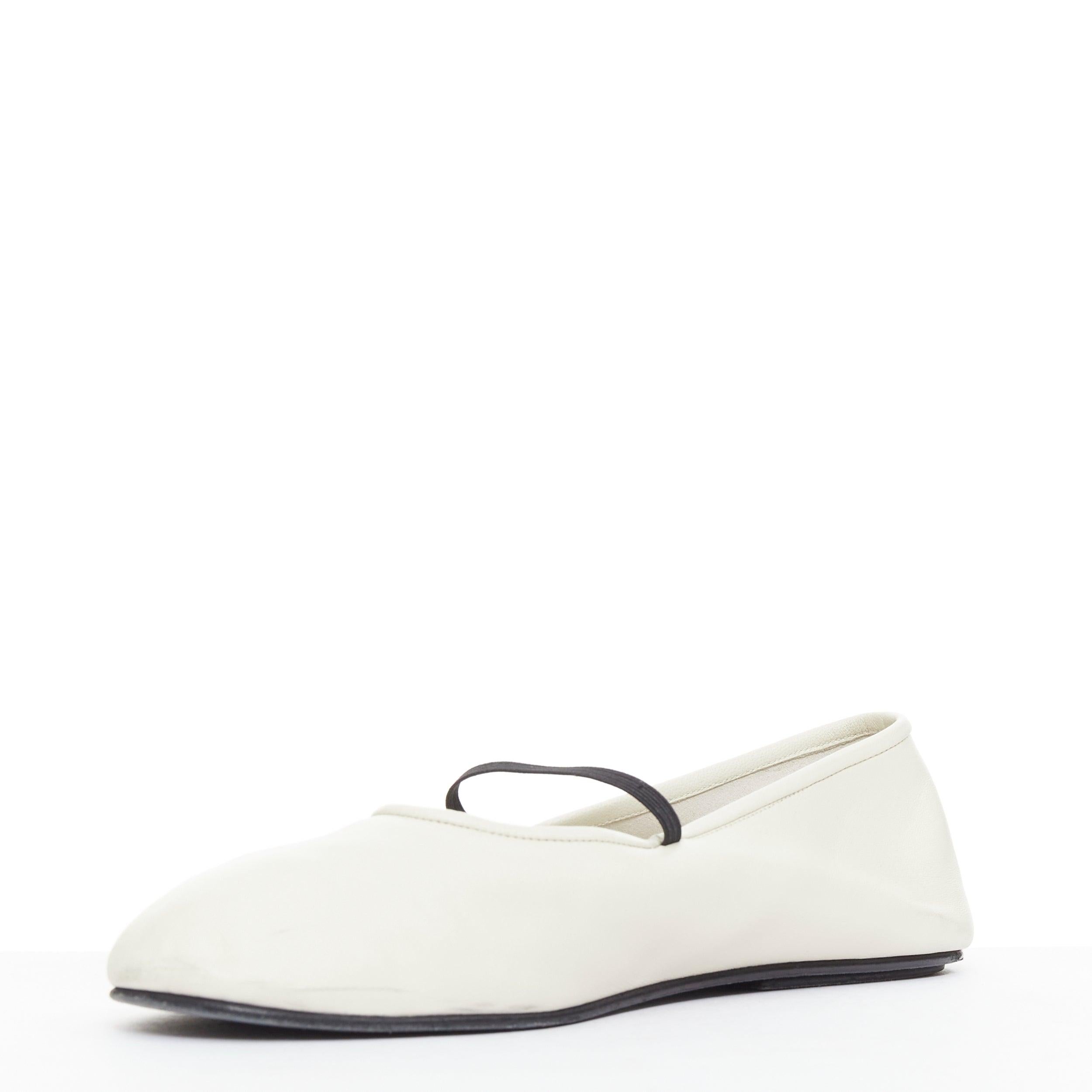 THE ROW off white nappa calfskin leather black elastic ballerina flats EU37 In Good Condition For Sale In Hong Kong, NT