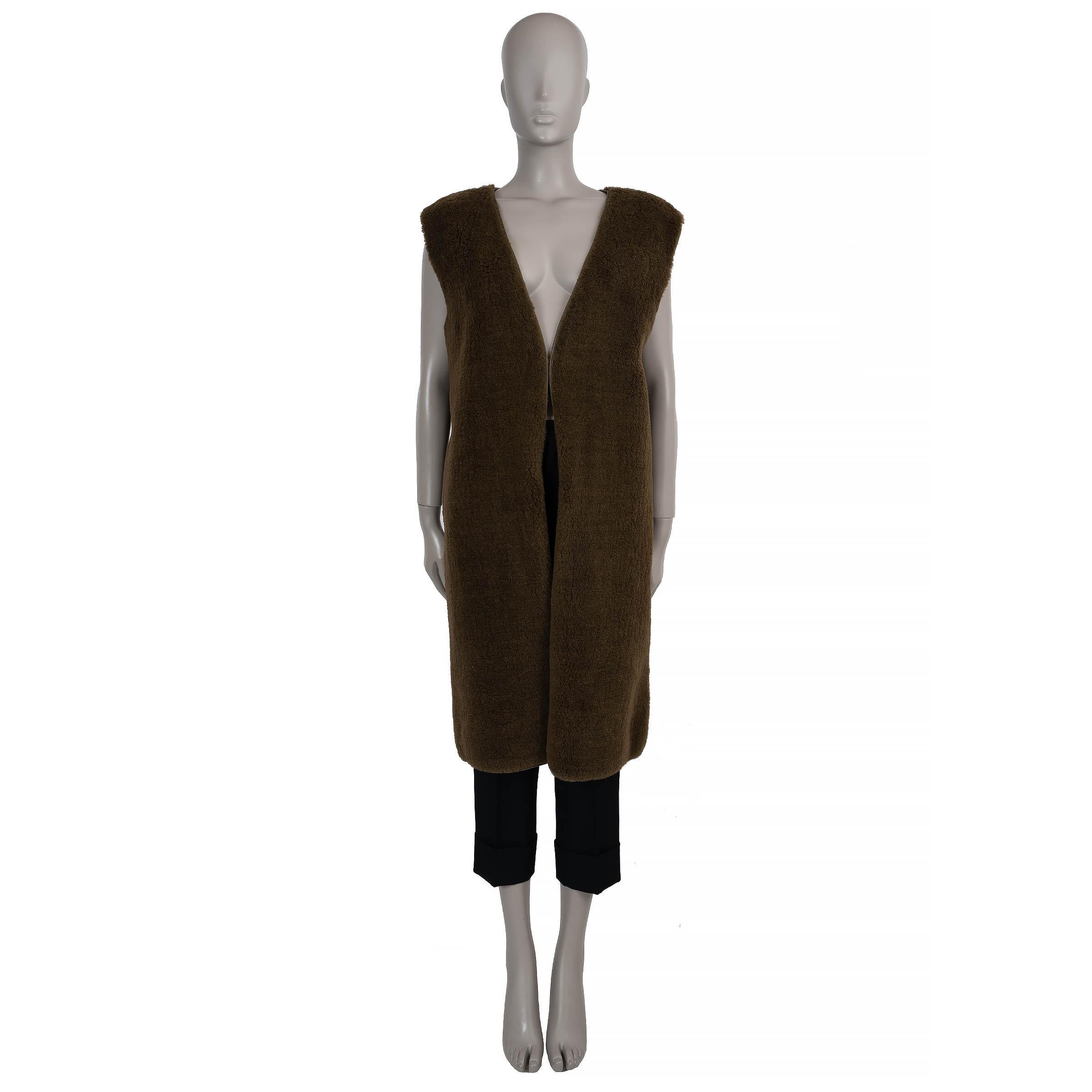 THE ROW olive green camel hair 2022 BEYZITA TEDDY Vest Jacket XS In Excellent Condition For Sale In Zürich, CH