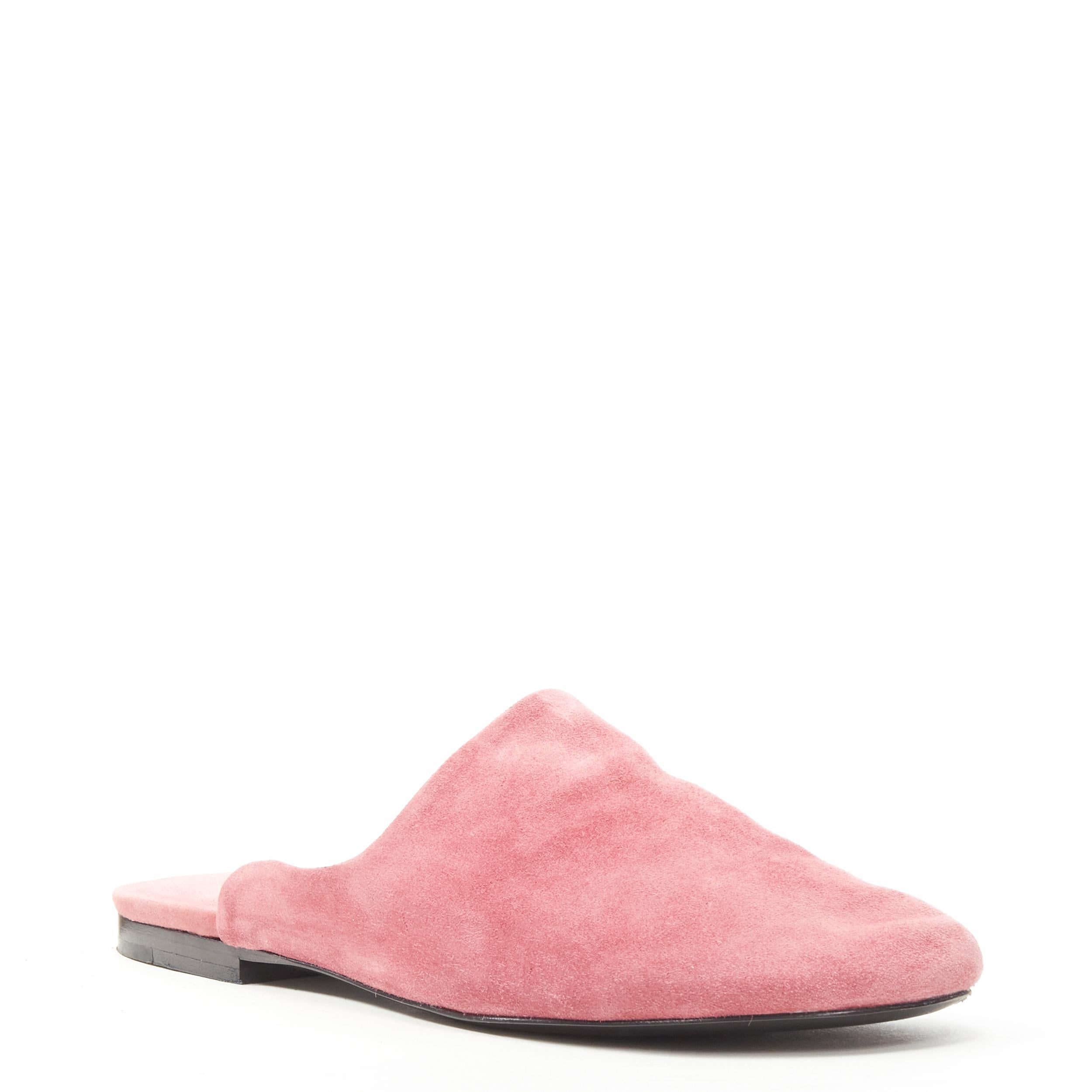 THE ROW pink soft suede leather slip on mule slippers EU37 
Reference: LNKO/A01894 
Brand: The Row 
Material: Suede 
Color: Pink 
Pattern: Solid 
Extra Detail: Minimalist slip on mule fully constructed in suede from outer and lining.

CONDITION: