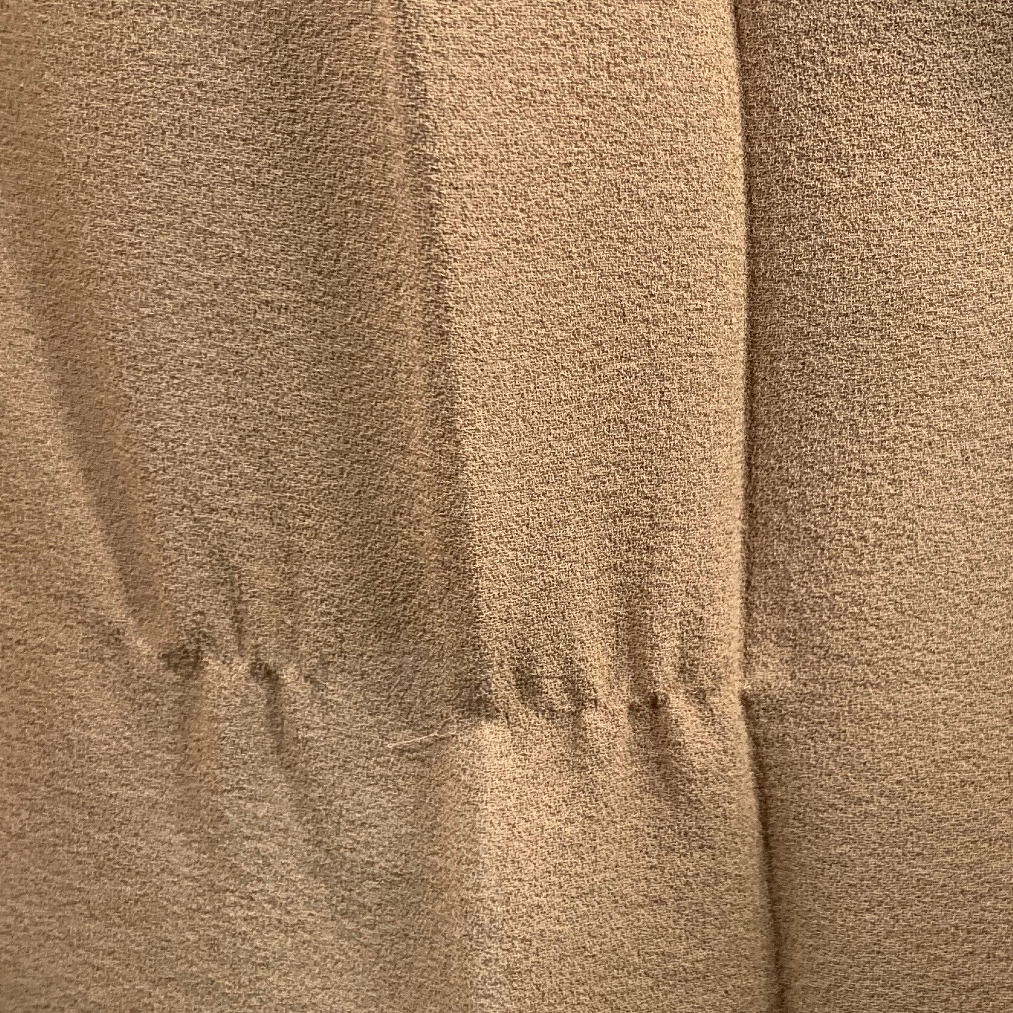 THE ROW Falda larga plisada de crepé de seda camel talla 2 Beige en venta
